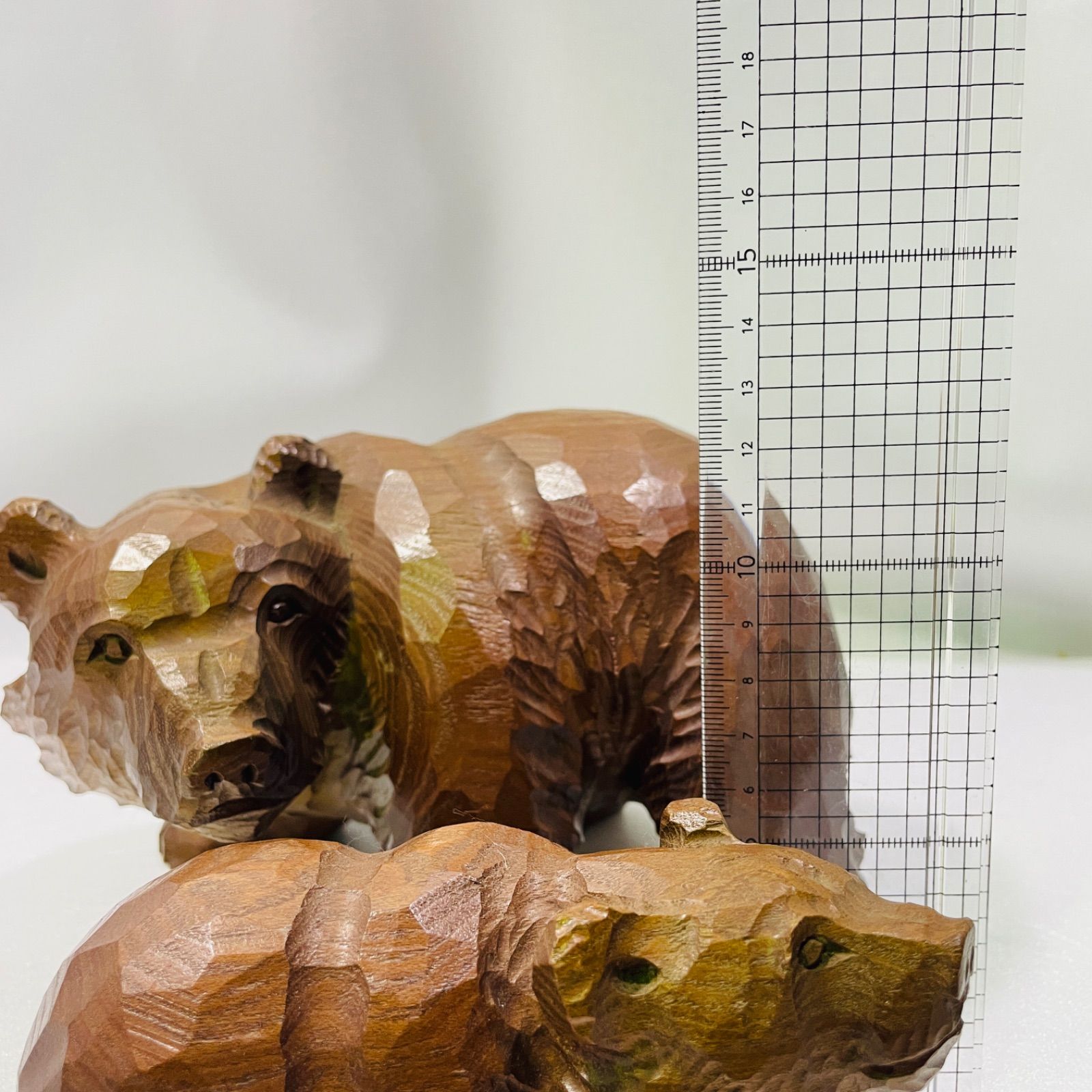 木製親子熊 木彫り クマの親子 置物 - メルカリ