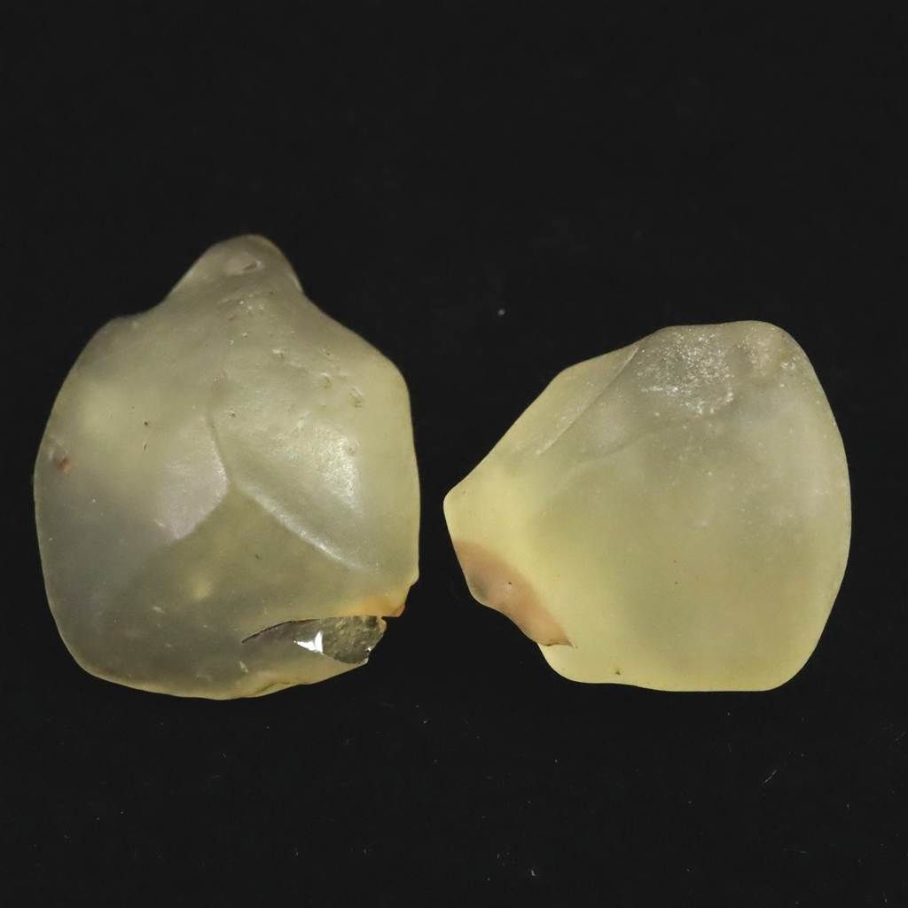 リビアングラス　原石 リビアングラス 原石 2個セット 8.5g 【榎本通商23389】 - メルカリ