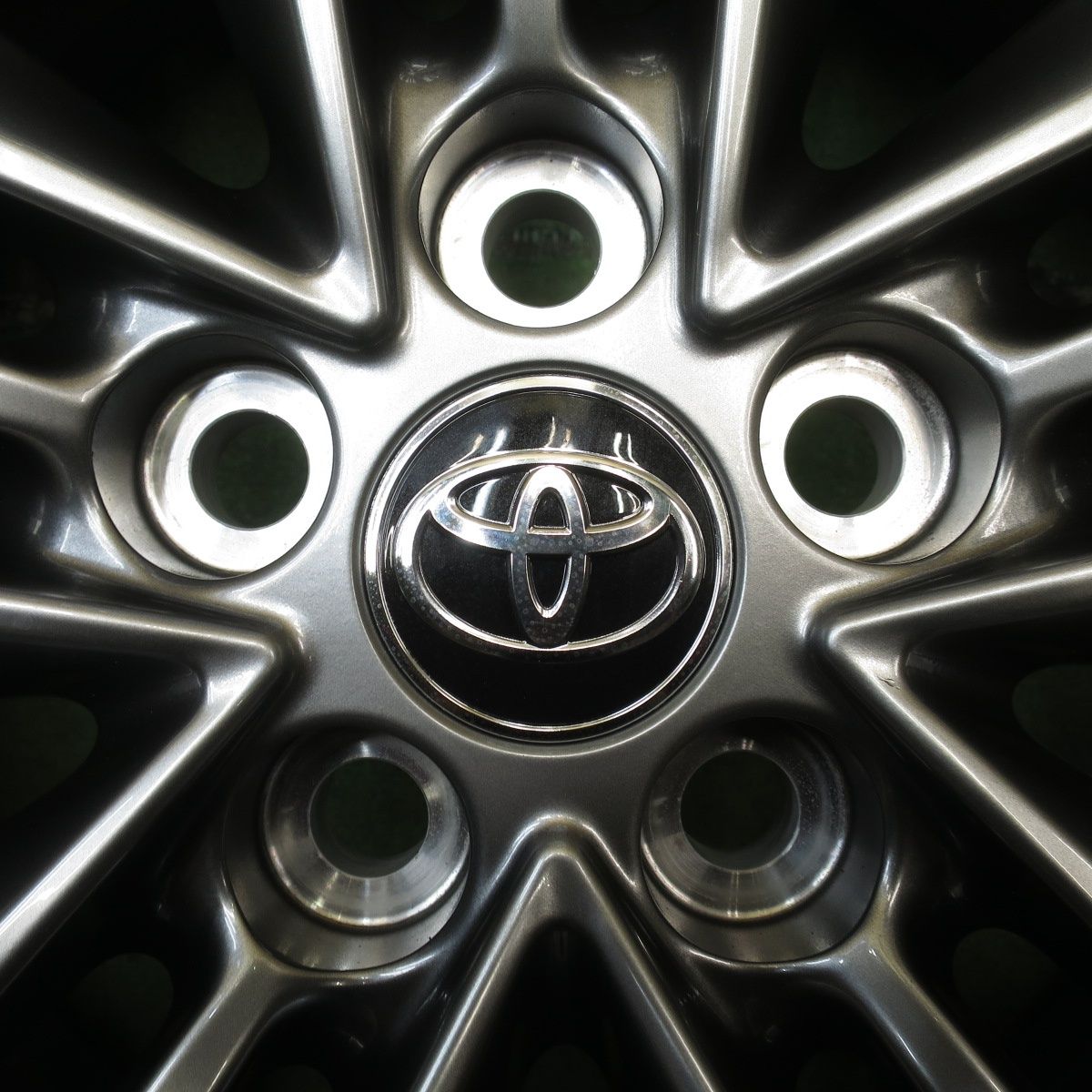 新車外し 2025年製 225/60R18 ヨコハマ アルファード ハリアー ③ 新車外し 2025年製 225/60R18 ヨコハマ アルファード ハリアー