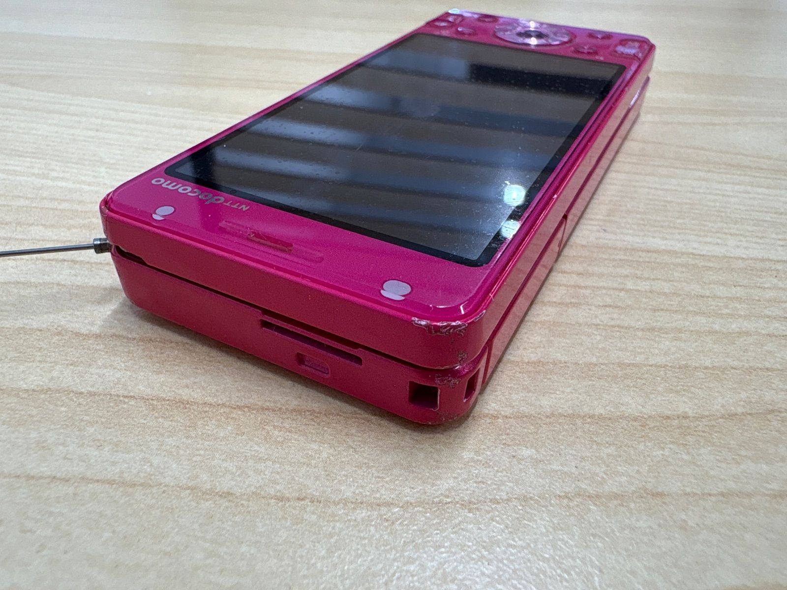 NTT docomo ピンク スライド式携帯電話　ジャンク品 NTT docomo ピンク スライド式携帯電話 ジャンク品 - メルカリ