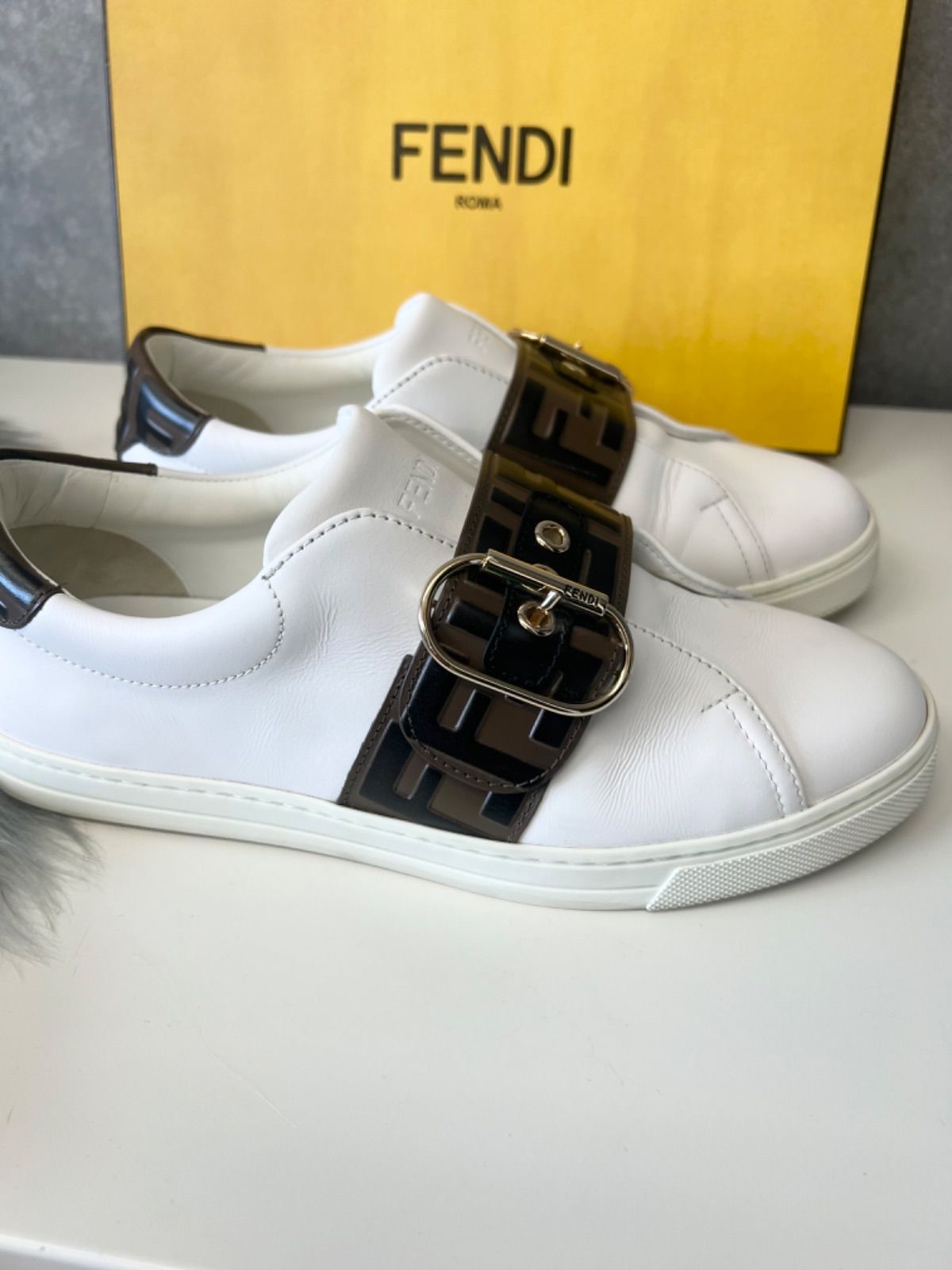 FENDI レザースニーカー - メルカリ