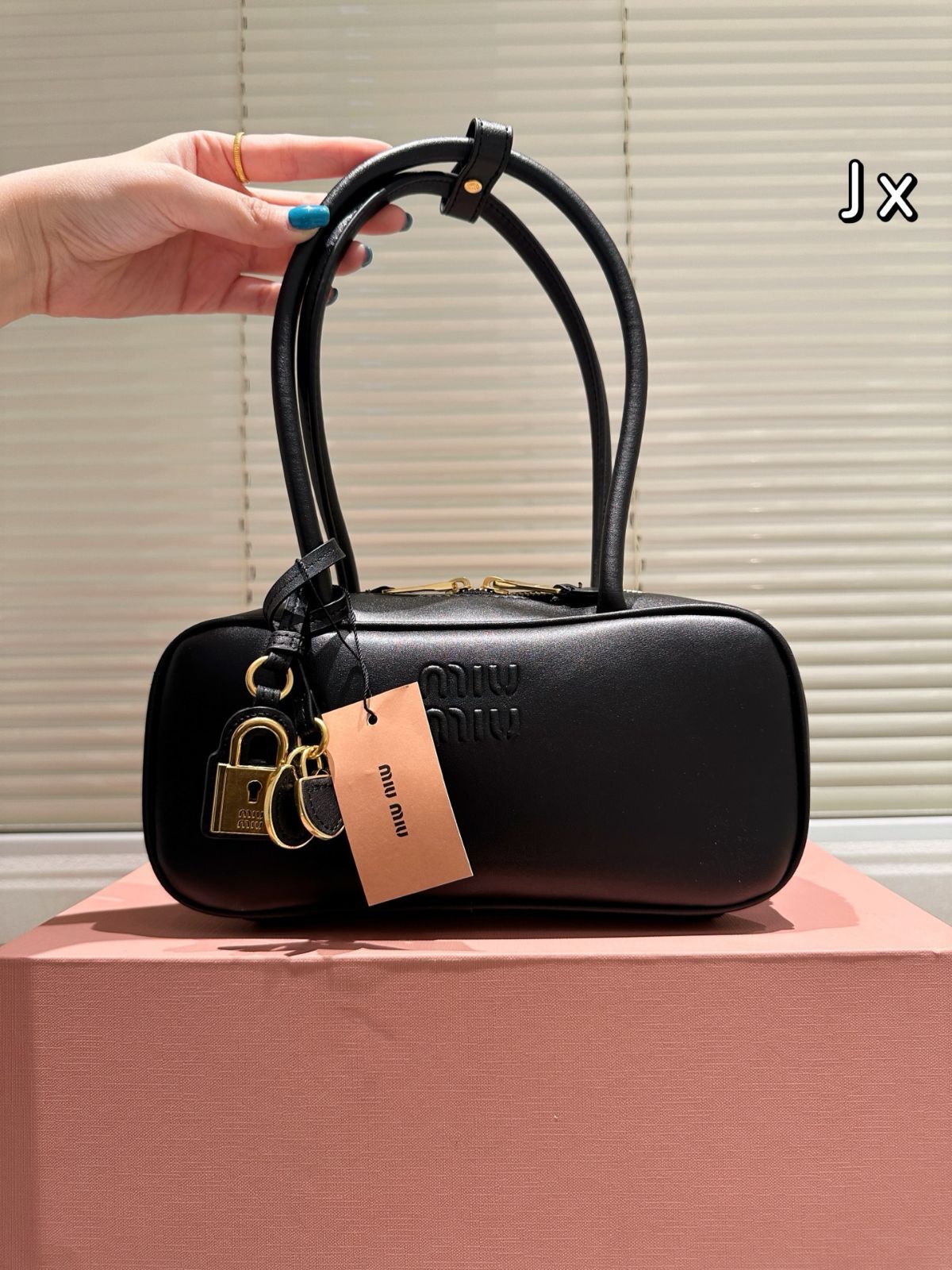 MIU MIU