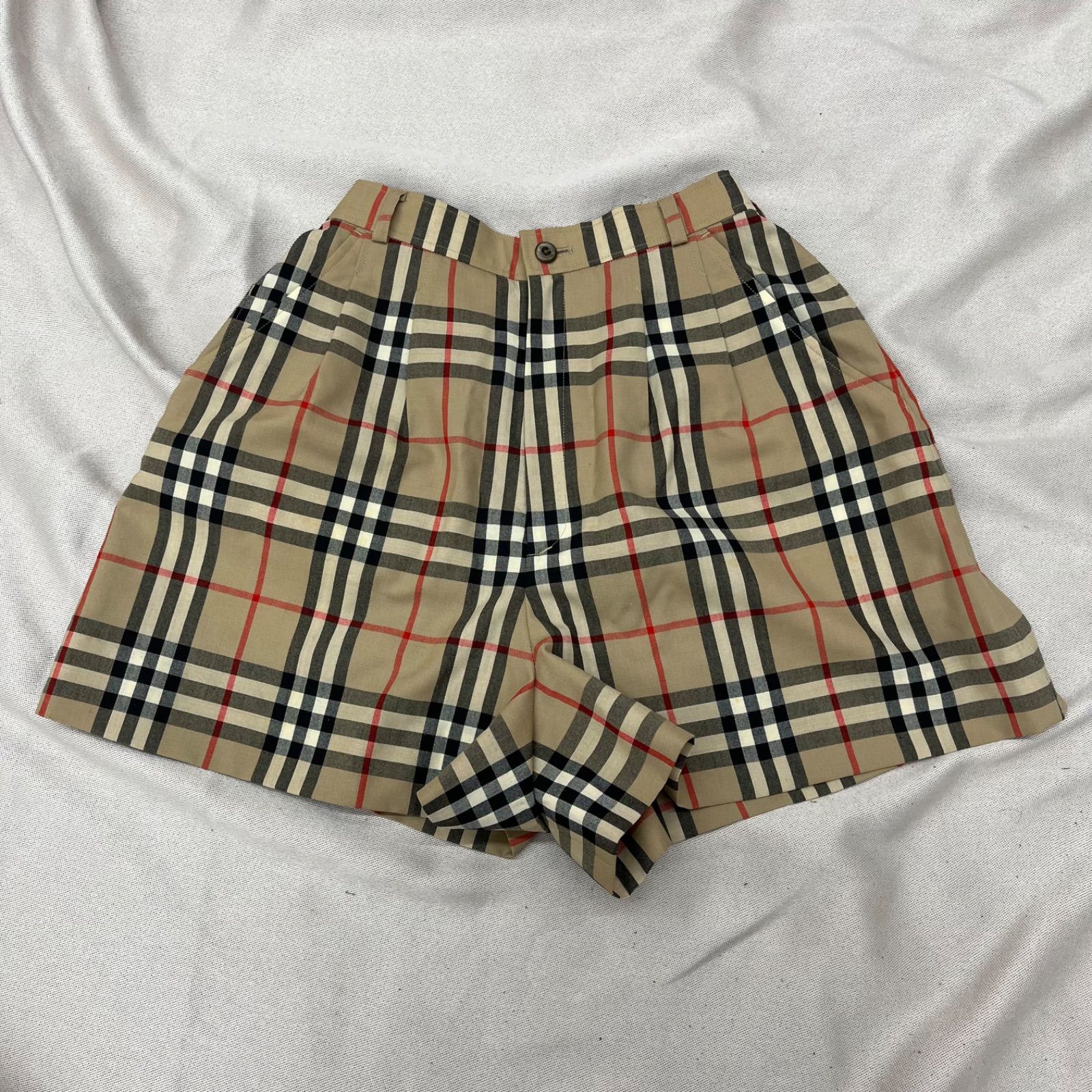 Burberry チェック柄ベージュショートパンツ　M バーバリー チェック柄ショーツ - レディース – myCompañero