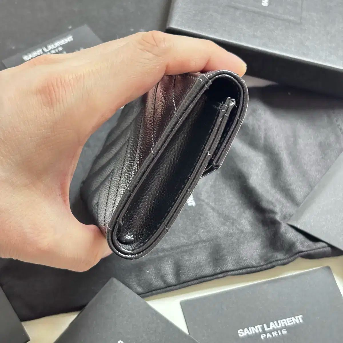☆【SAINT LAURENT】☆YSLロゴ モノグラムカードウォレット☆ モノグラム ウォレット（グレインドプードルエンボスレザー