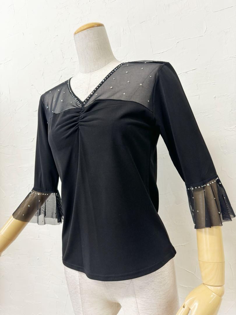 【Vネック】新品　ラインストーン　社交ダンス　黒　　カットソーｍ996 Vネック】新品 ラインストーン 社交ダンス 黒カットソー b115 - メルカリ