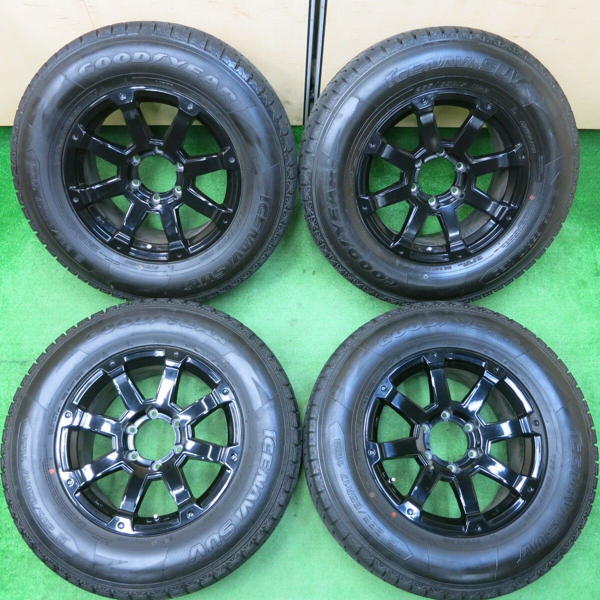 バリ溝 キレイ 9.5分☆ランクル等 265/65R17 スタッドレス 