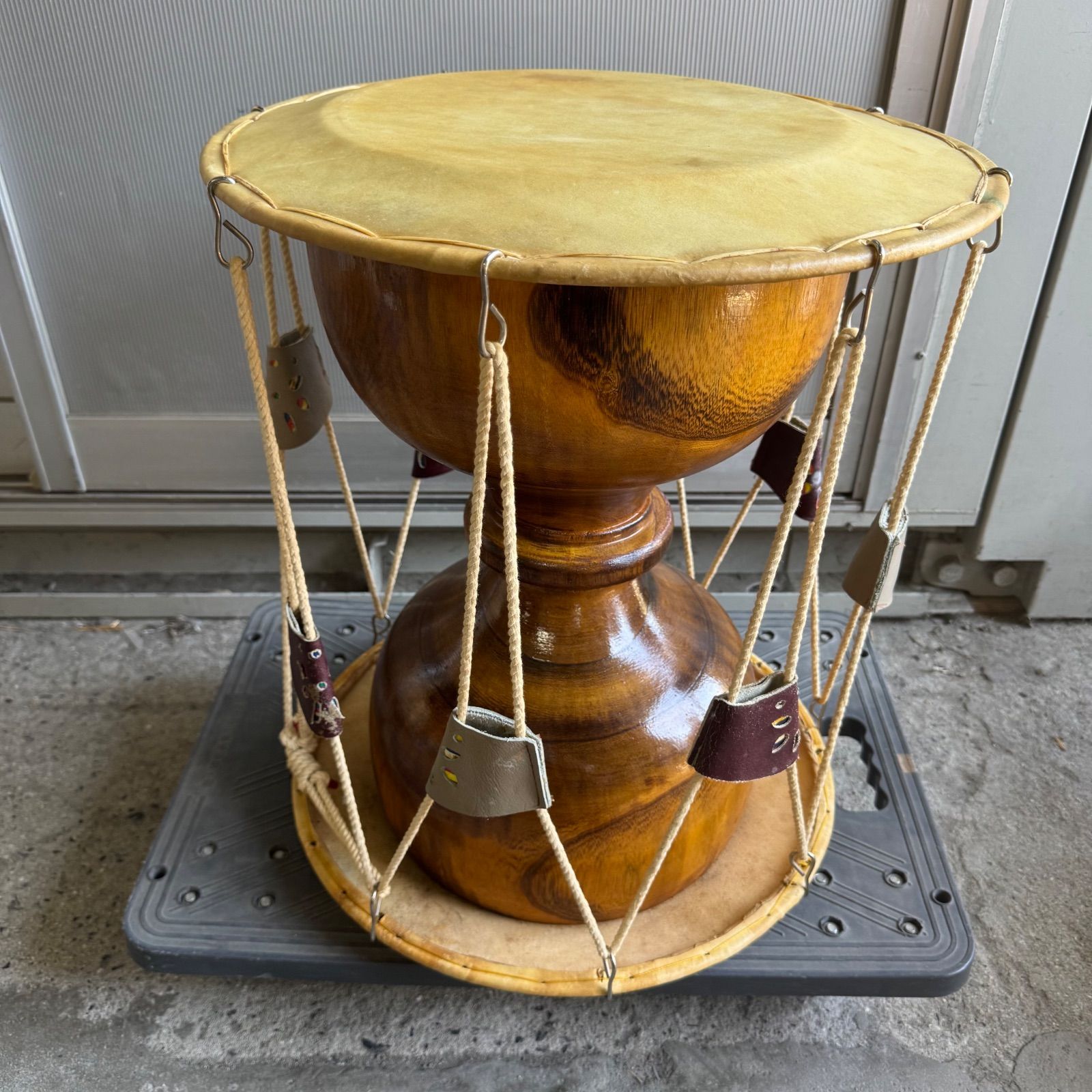 韓国伝統楽器 チャンゴ 杖鼓 バチ付き 木製 約43cm×高さ48cm カバー付き