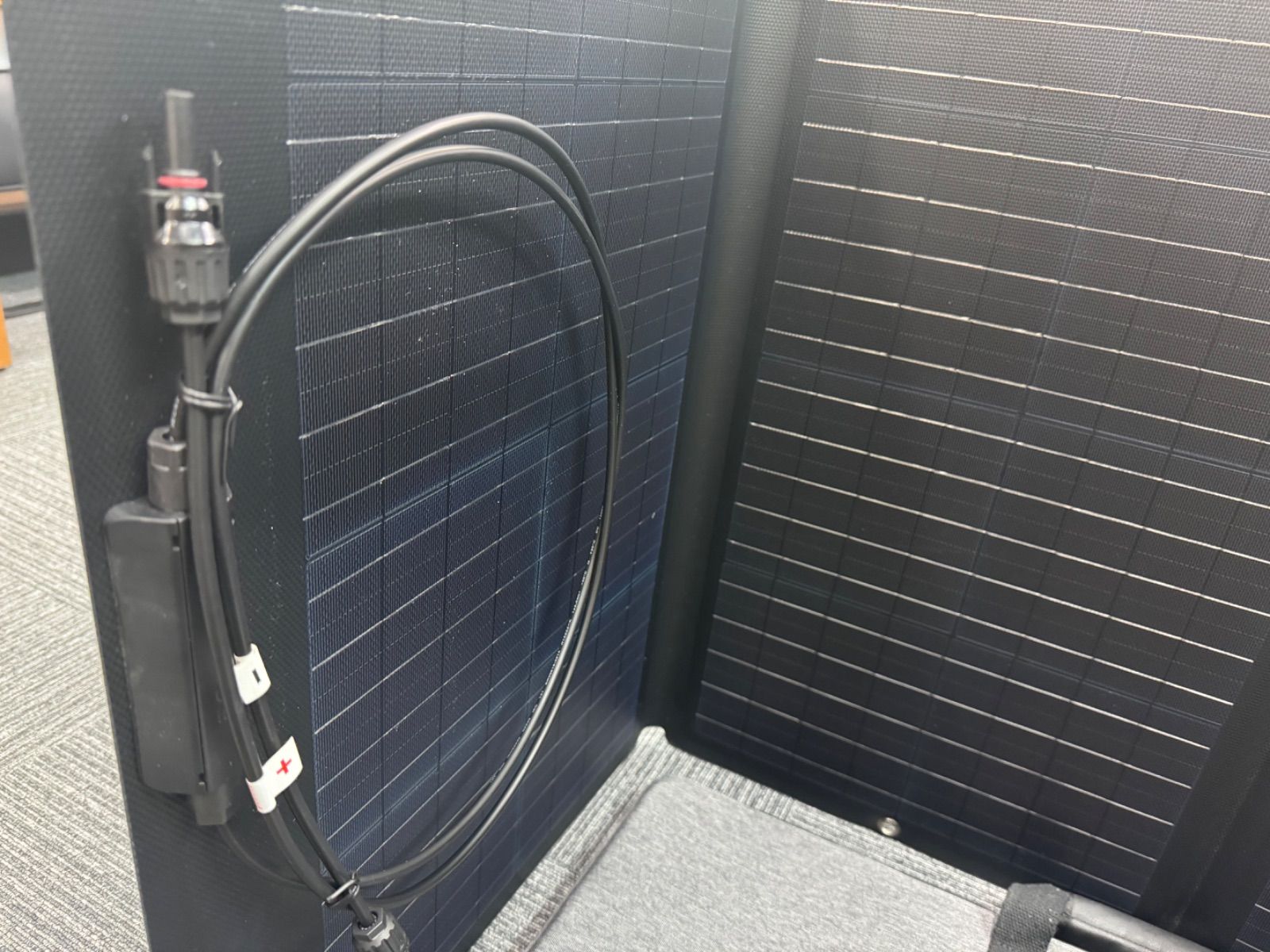 エコフローソーラーチャージャー ソーラーパネル