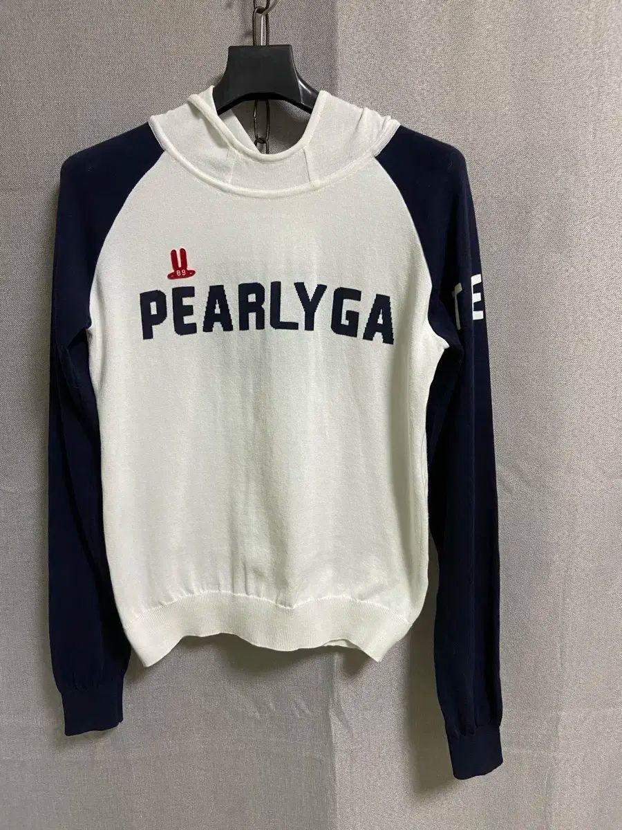 PEARLY GATES(パーリーゲイツ) ネイビー バイカラー フード