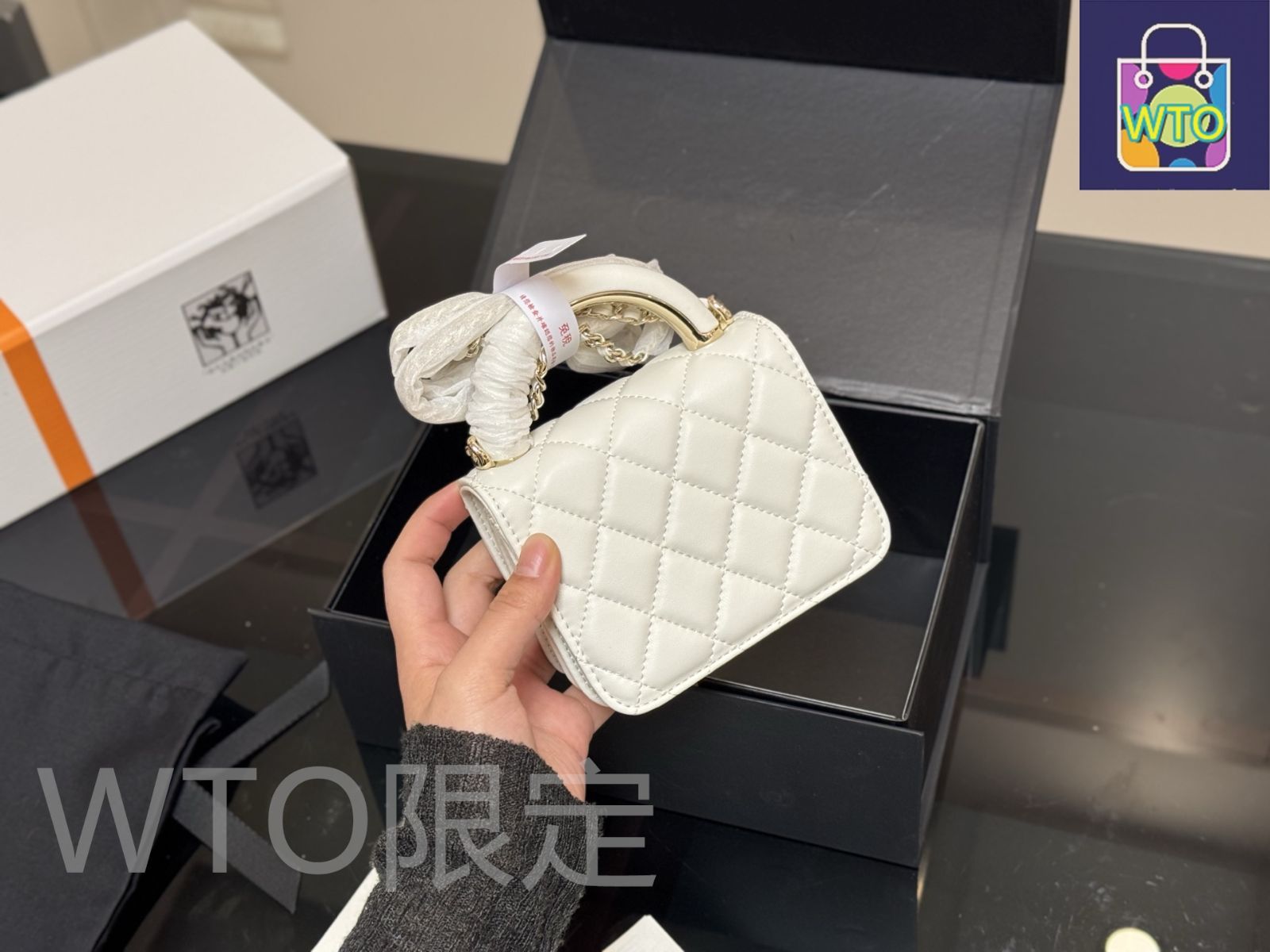今日特価】Chanel ハンドル スモールバッグ / コインケース