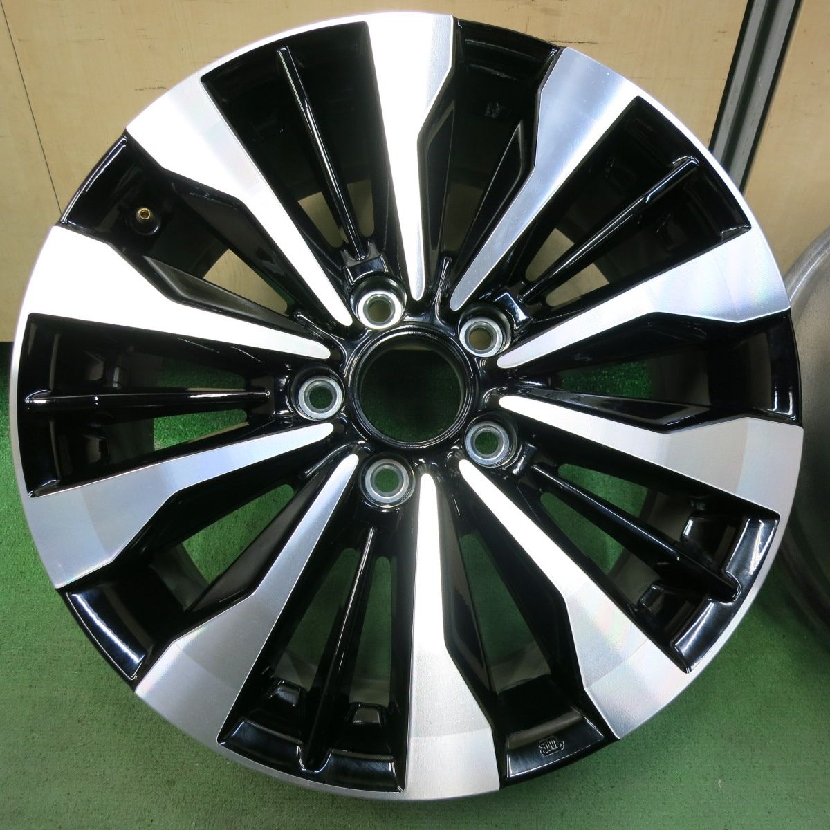 送料無料] 新車外し☆ホンダ WR-V 純正 ENKEI ホイール 17インチ 17×7J