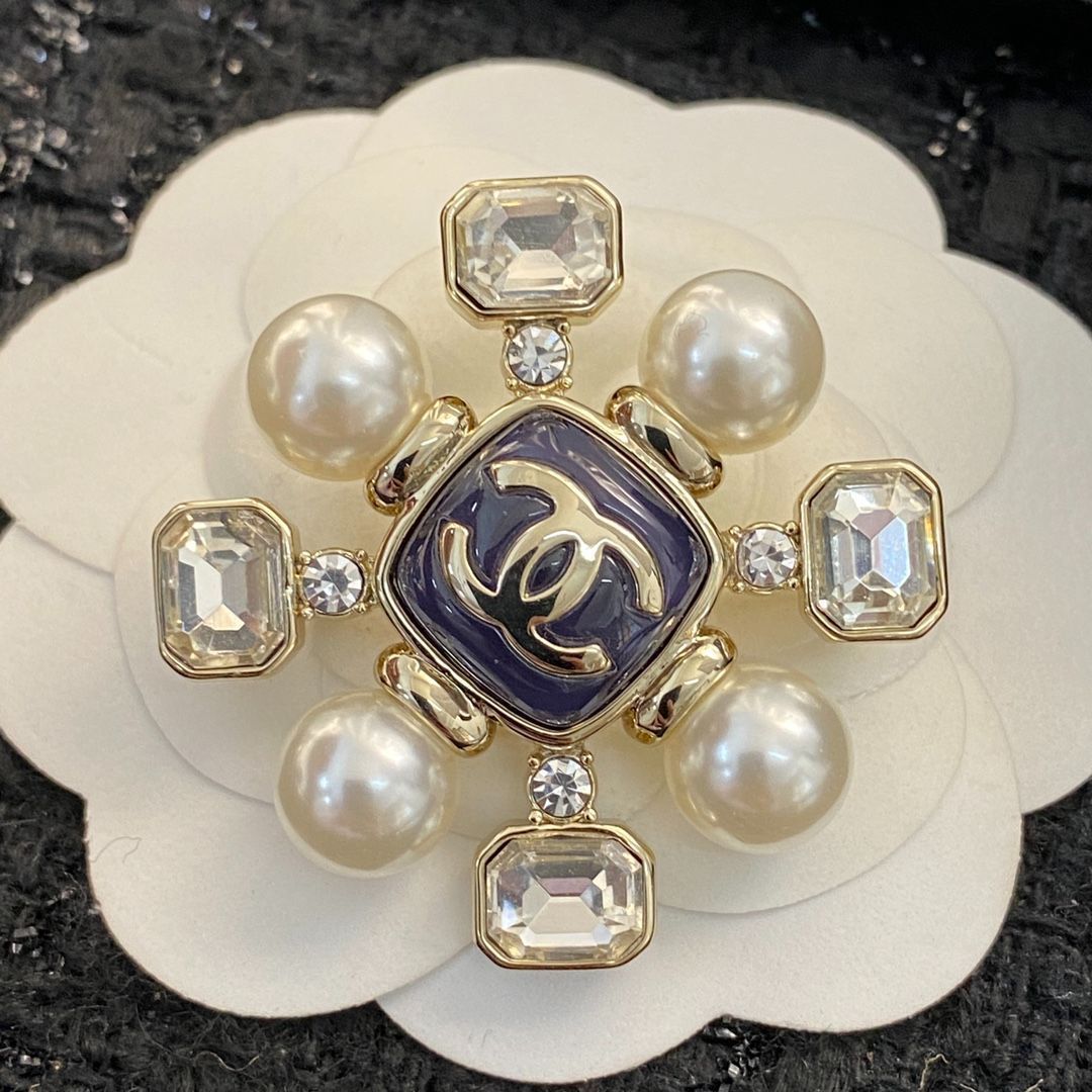 CHANEL 1999年秋コレクション　ブローチ・イヤリングセット CHANEL 1999年秋コレクション ブローチ・イヤリングセット