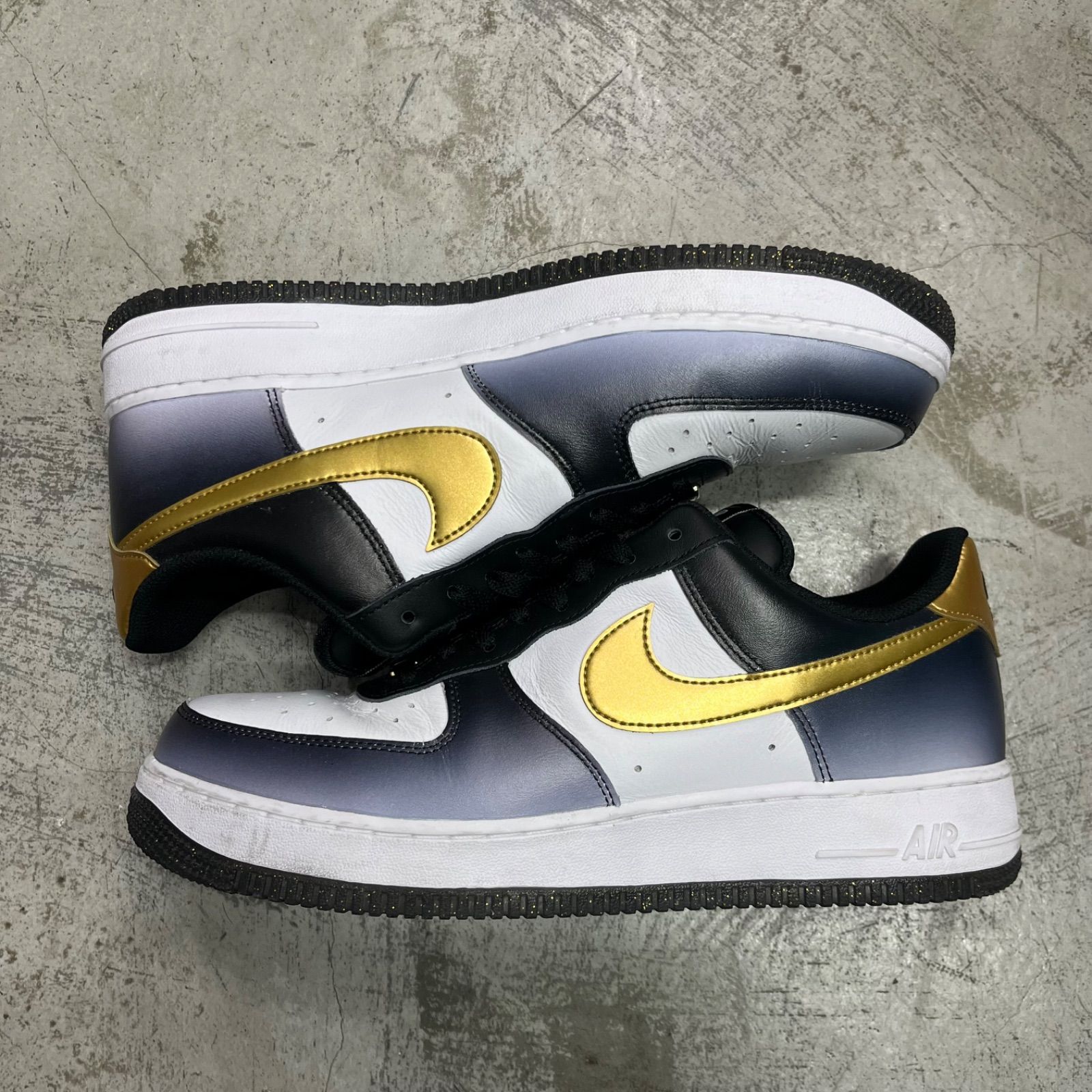 NIKE AIRforce1 シロワニ フットロッカー別注 【公式通販】