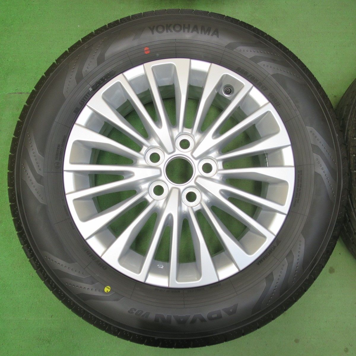 新車外し！24年☆トヨタ 40系 アルファード ヴェルファイア 純正 225