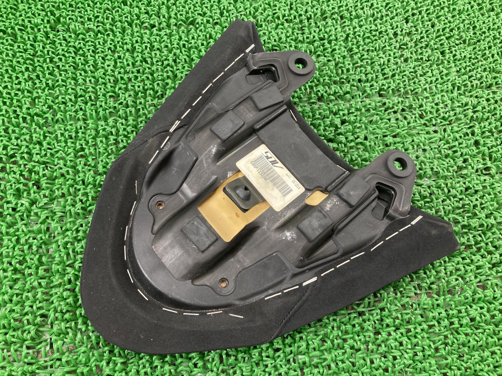 XディアベルS タンデムシート 595P3132AB ドゥカティ 純正 バイク 部品 ZDMGA0 コンディション良好 破れ無し 品薄 希少品 【中古】 77 XディアベルS タンデムシート 595P3132AB ドゥカティ 純正 中古 バイク