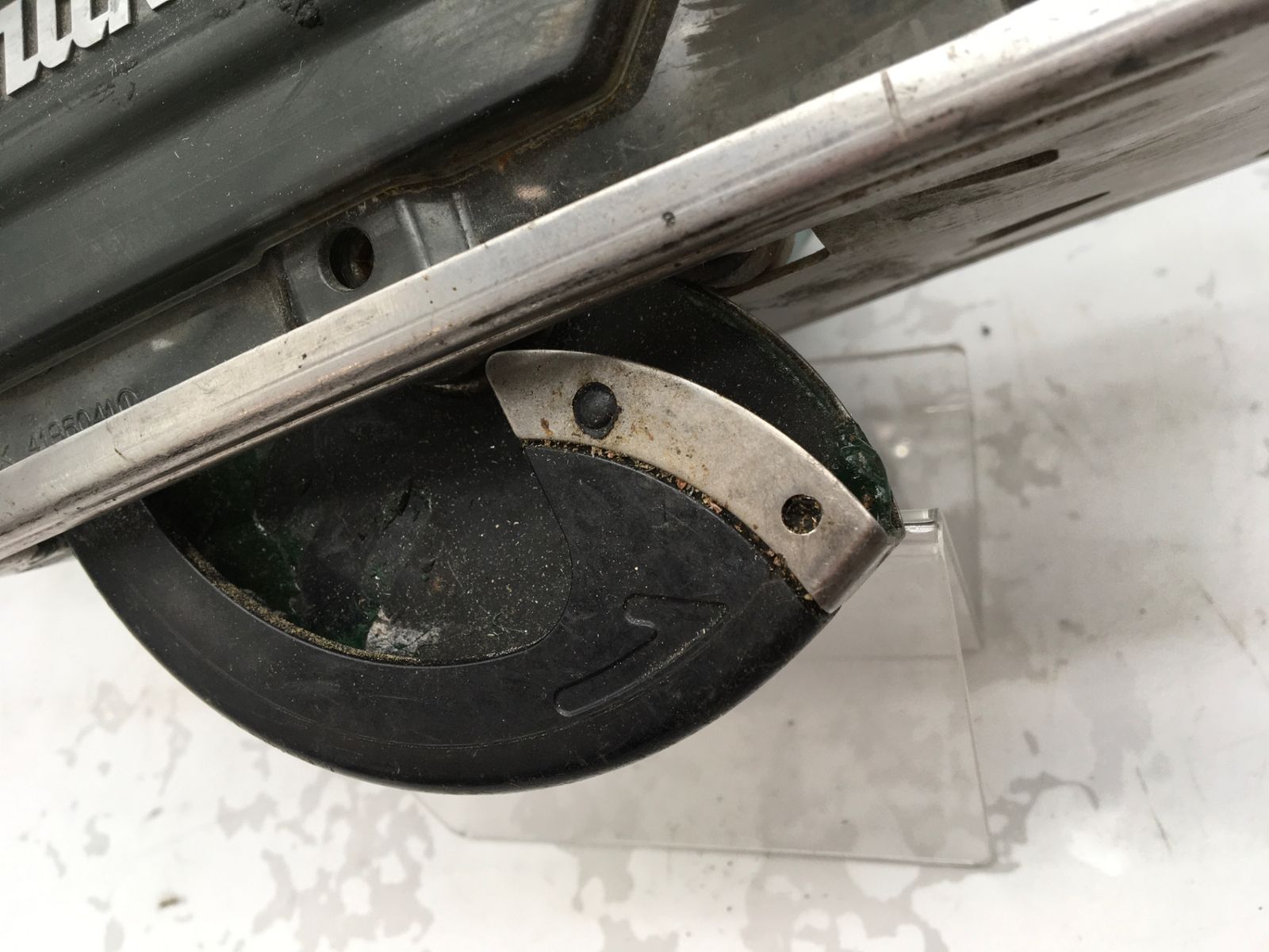 14.4v充電式チップソーカッタ125mm