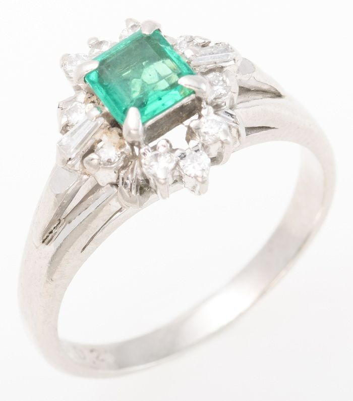 Pt900 エメラルド ダイヤモンド リング 品番e23-470