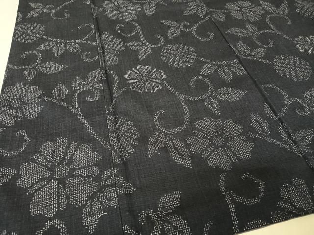 平和屋着物○本場結城紬 重要無形文化財 80亀甲 飛び亀甲 花唐草 正絹  