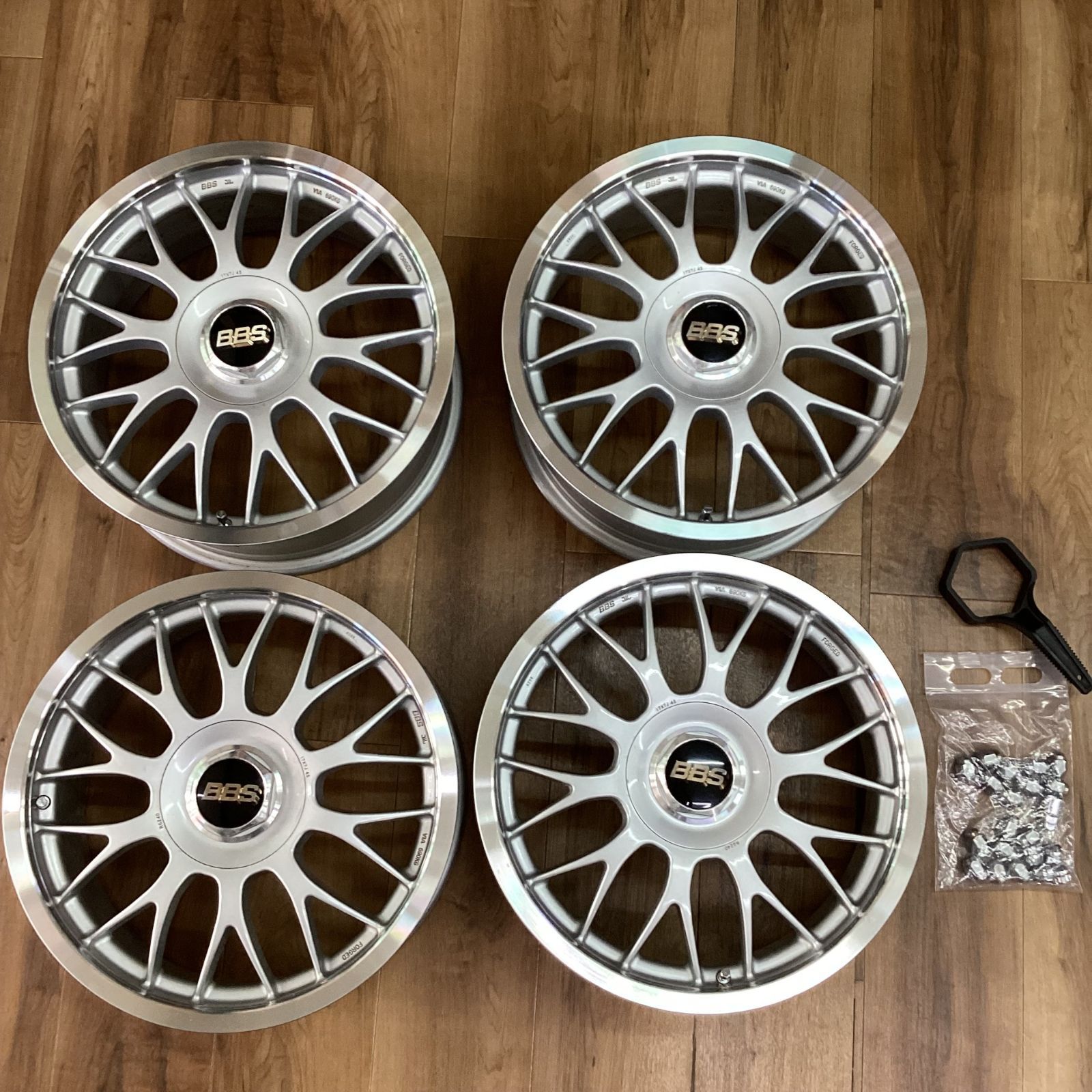 Tom様専用】BBS RG240 17インチホイール《送料込み》 - メルカリ