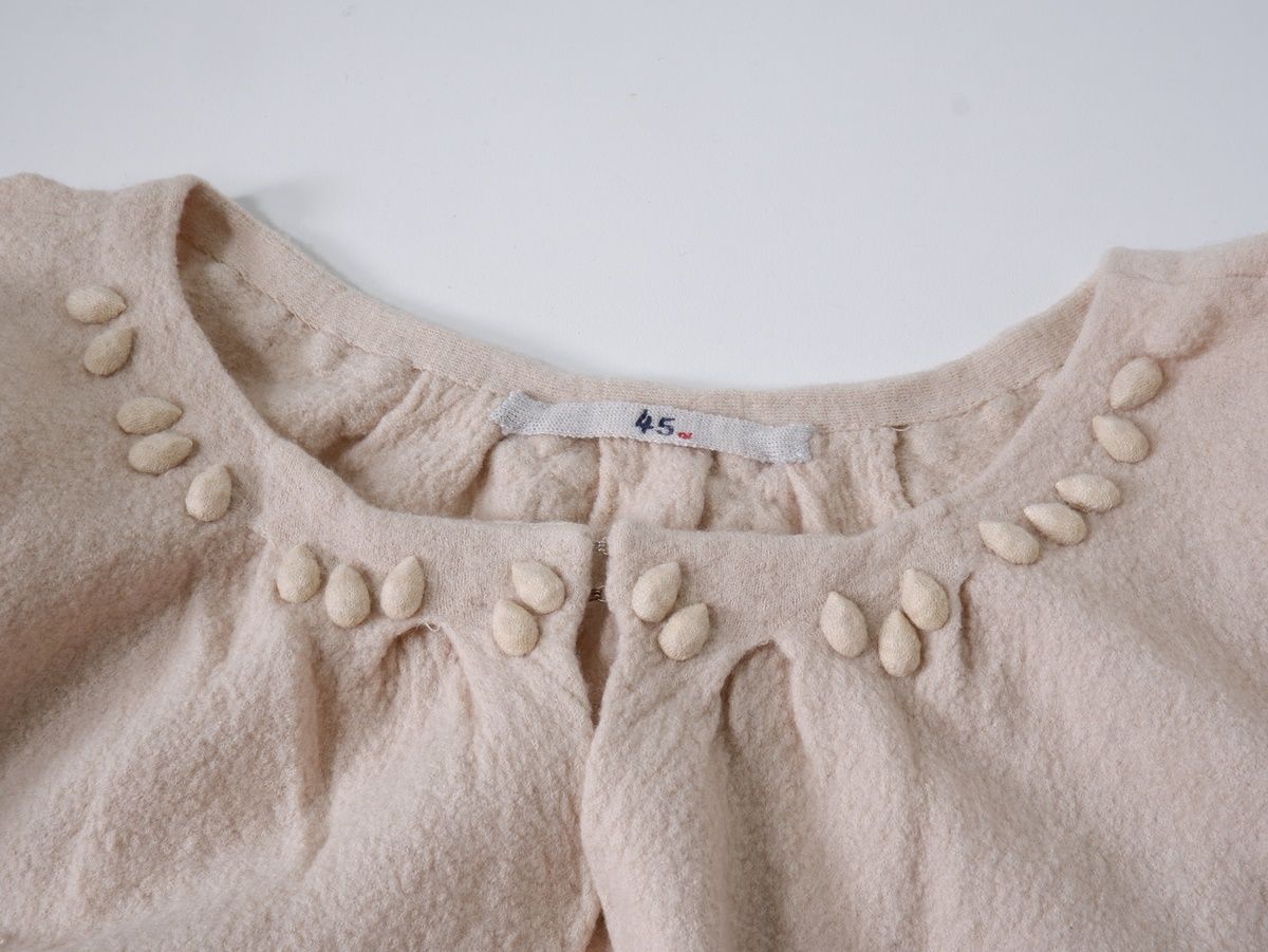 45Rフォーティファイブアール45rpm 縮絨ウール 包み刺繍ニット  