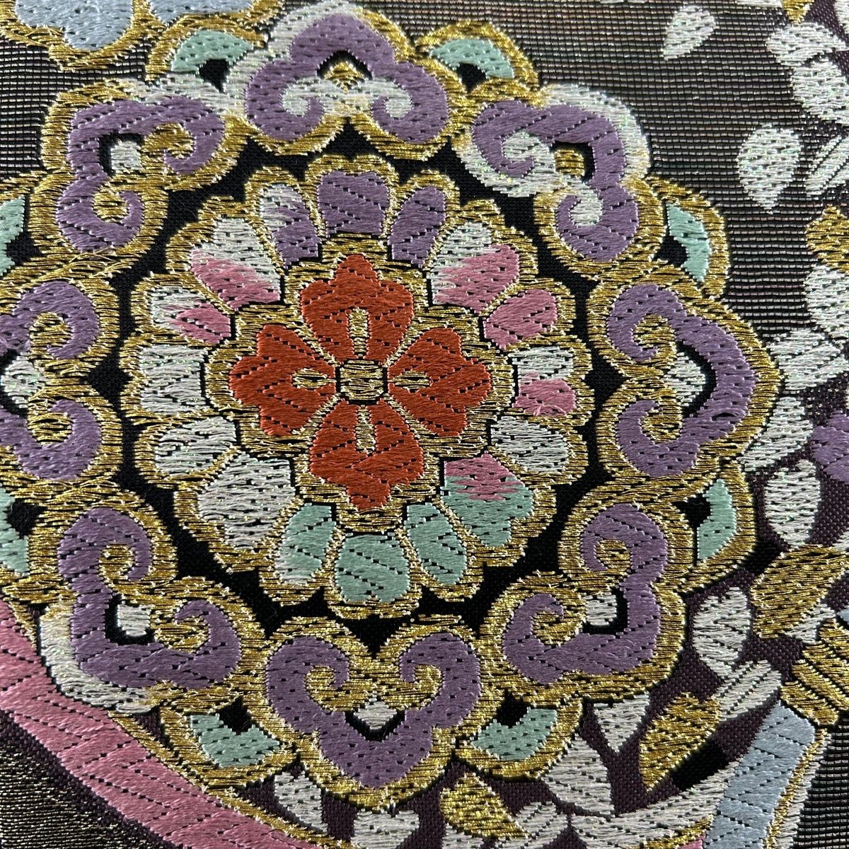 美品　桜柄の振袖 袋帯セット さくら 白 菊に蔦 那須ほほみ・ｻｸﾗ（【振袖・袋帯・長襦袢の
