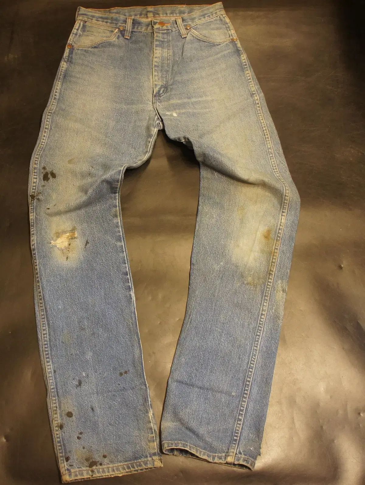 1673 ラングラージーンズラングラー 男性用と女性用のジーンズ ライトブルーデニム インディゴブルー チョンデニムウォッシュデート