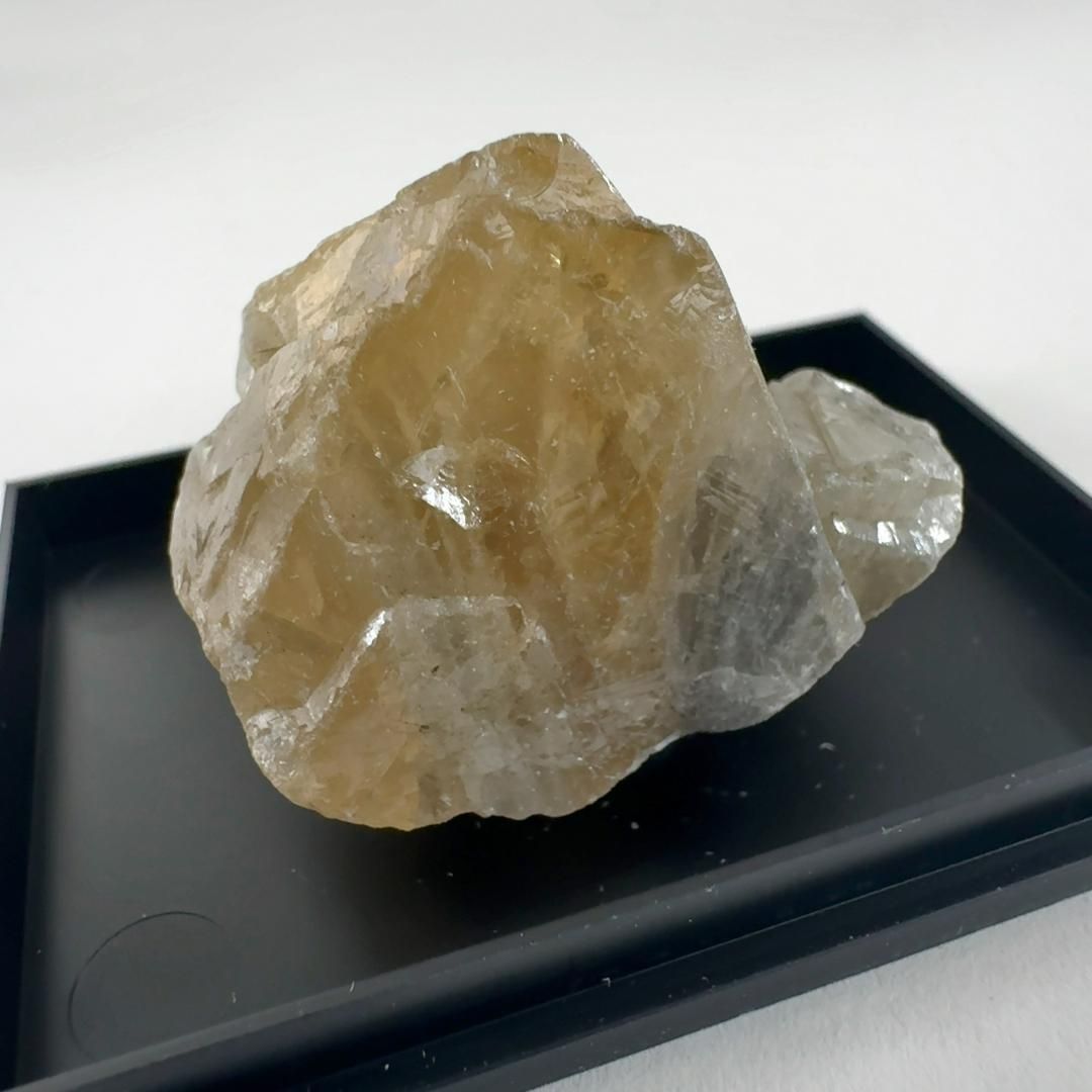 E29860】蛍光鉱物 高品質 灰重石 タングステン シェーライト 天然石