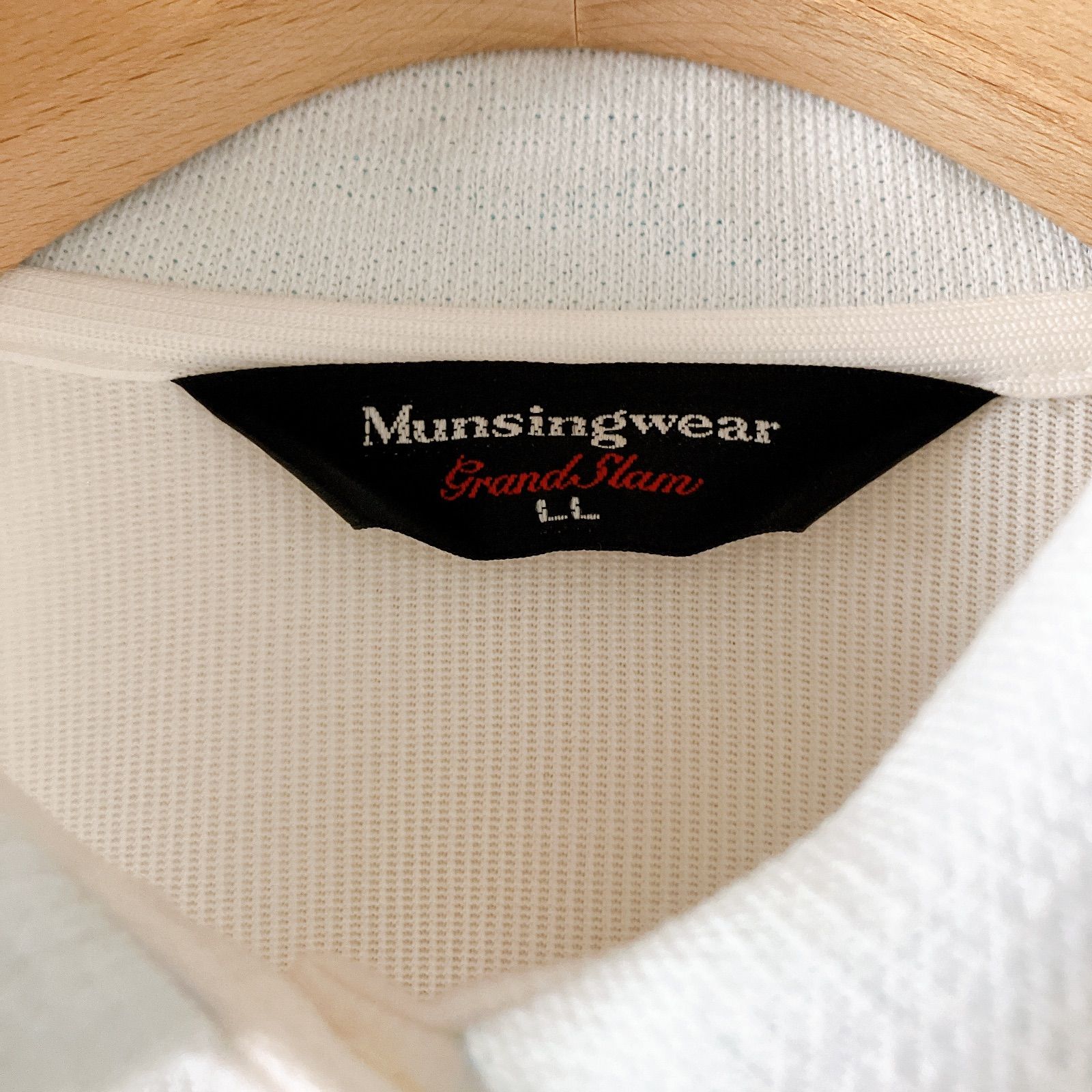 Munsingwear  マンシングウェア 長袖　ポロシャツ　ゴルフウェア　トップス　XL LL 白　ホワイト　袖下　メッシュ　ペンギン　刺繍　大きいサイズ　レディース