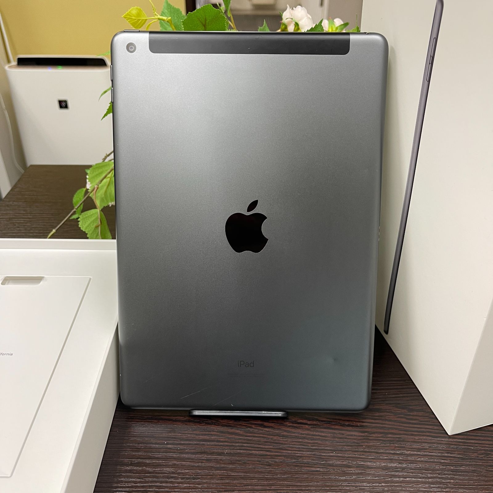 ケルベロス様 超美品 iPad 第9世代 セルラー 64GB スペースグレイ iPad Wi-Fi + Cellular 64GB - スペースグレイ（第9世代）[整備