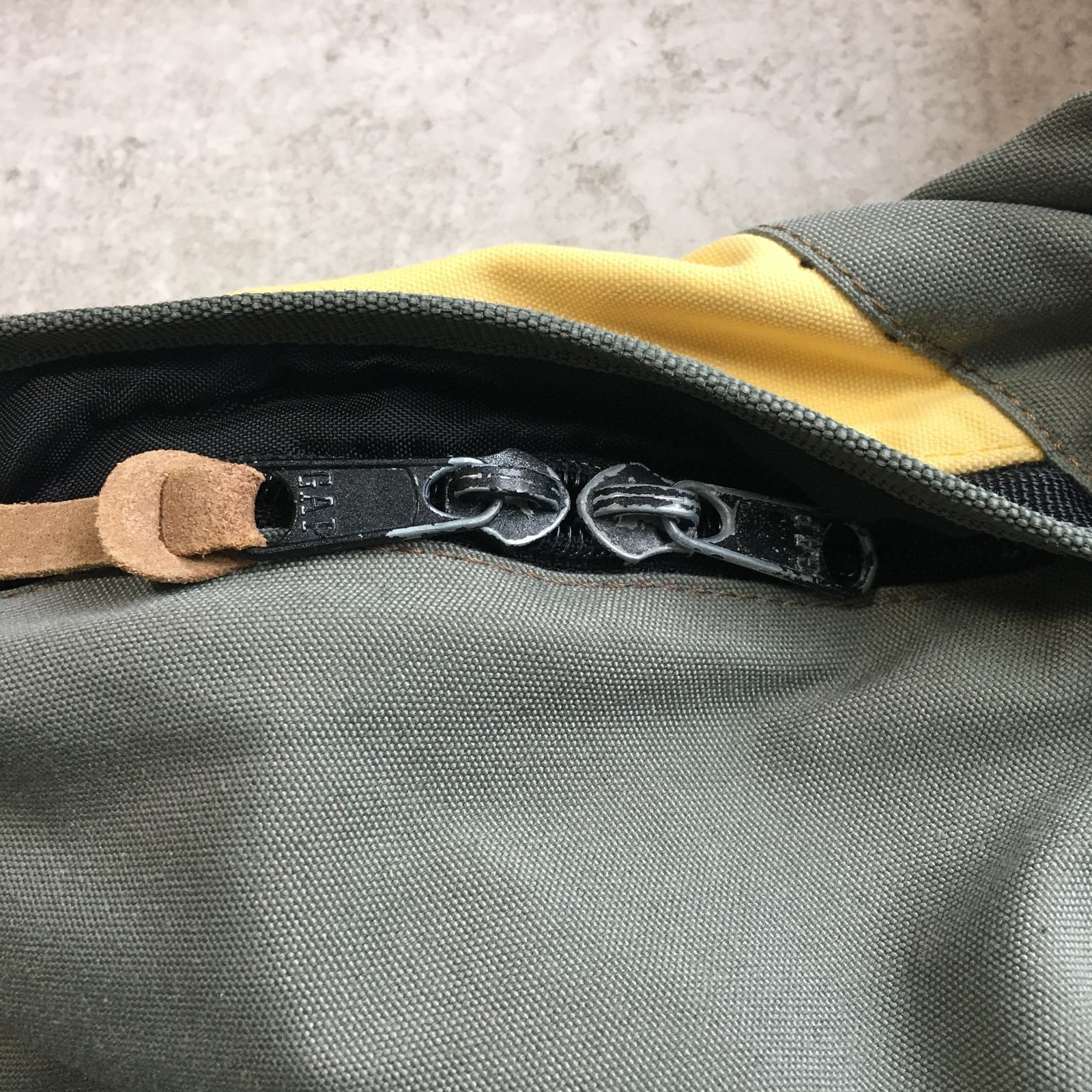 00s Old GAP Pocket One Shoulder Bag Sling Bag オールドギャップ