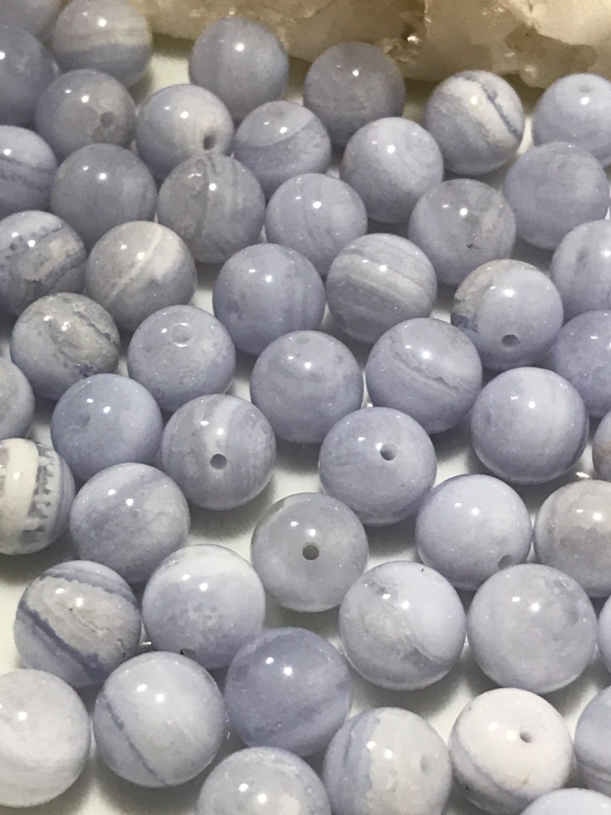 8 mm玉 ブルーレースアゲート|空色縞瑪瑙 1 mm穴パーツ