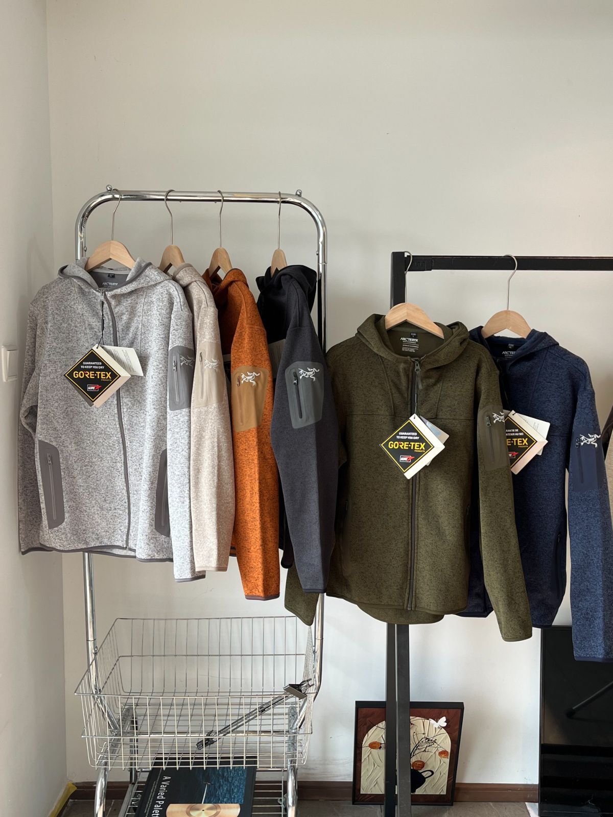 ARC'TERYX 始祖鸟 2025春秋 COVERTシリーズ 刺繍入り フード付き