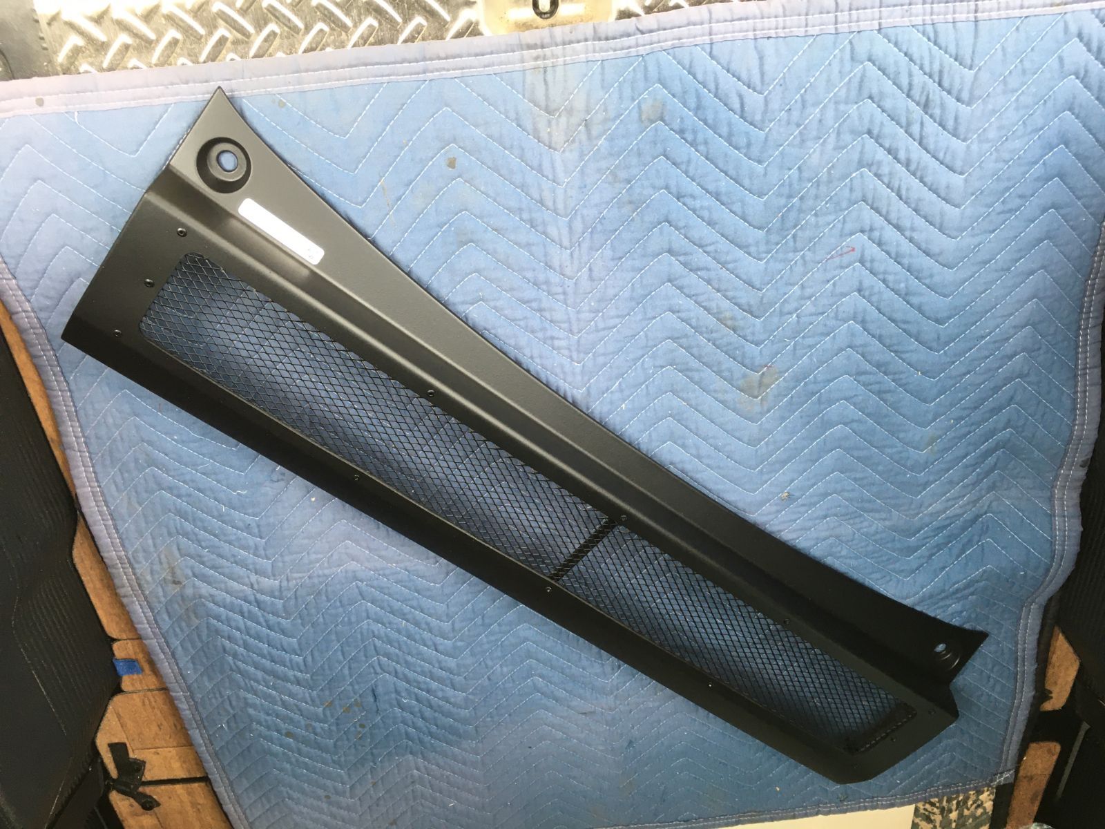 N-VANリヤバンパーセンター 加工請負