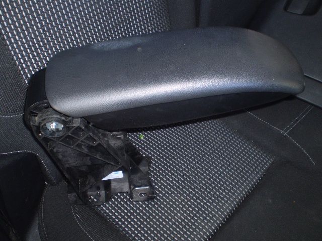 プジョー208 ABA-  A9HN01 純正 センターアームレストBOX