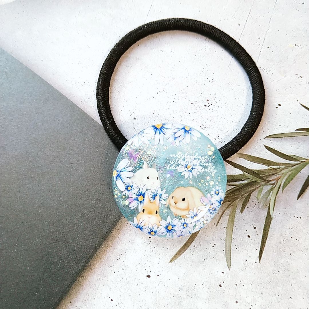 No.768 お花とうさぎ レジンヘアゴム - メルカリ