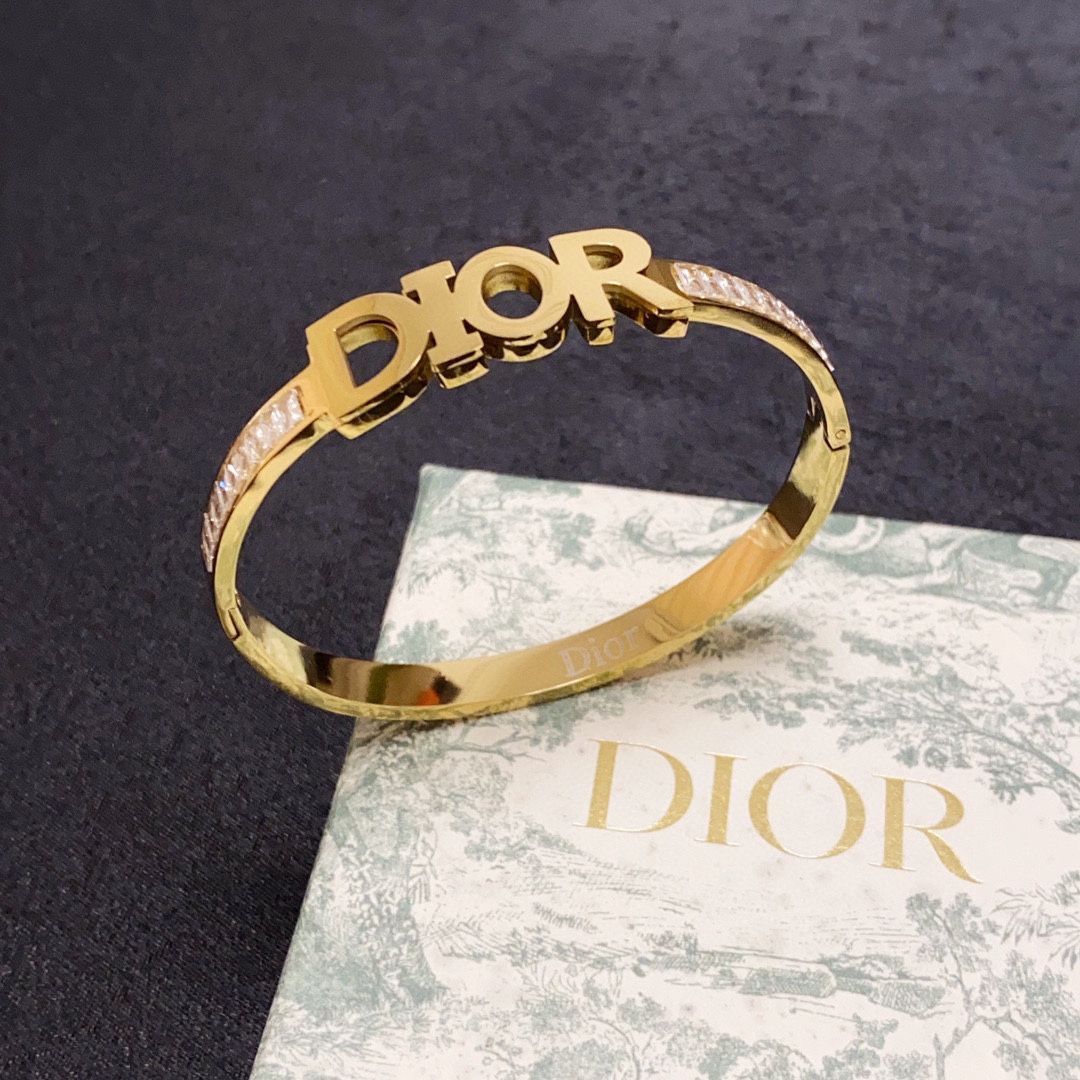 【Dior】ディオール 人気アイテム  キラキラ ラインストーン チャーム付き ブレスレット