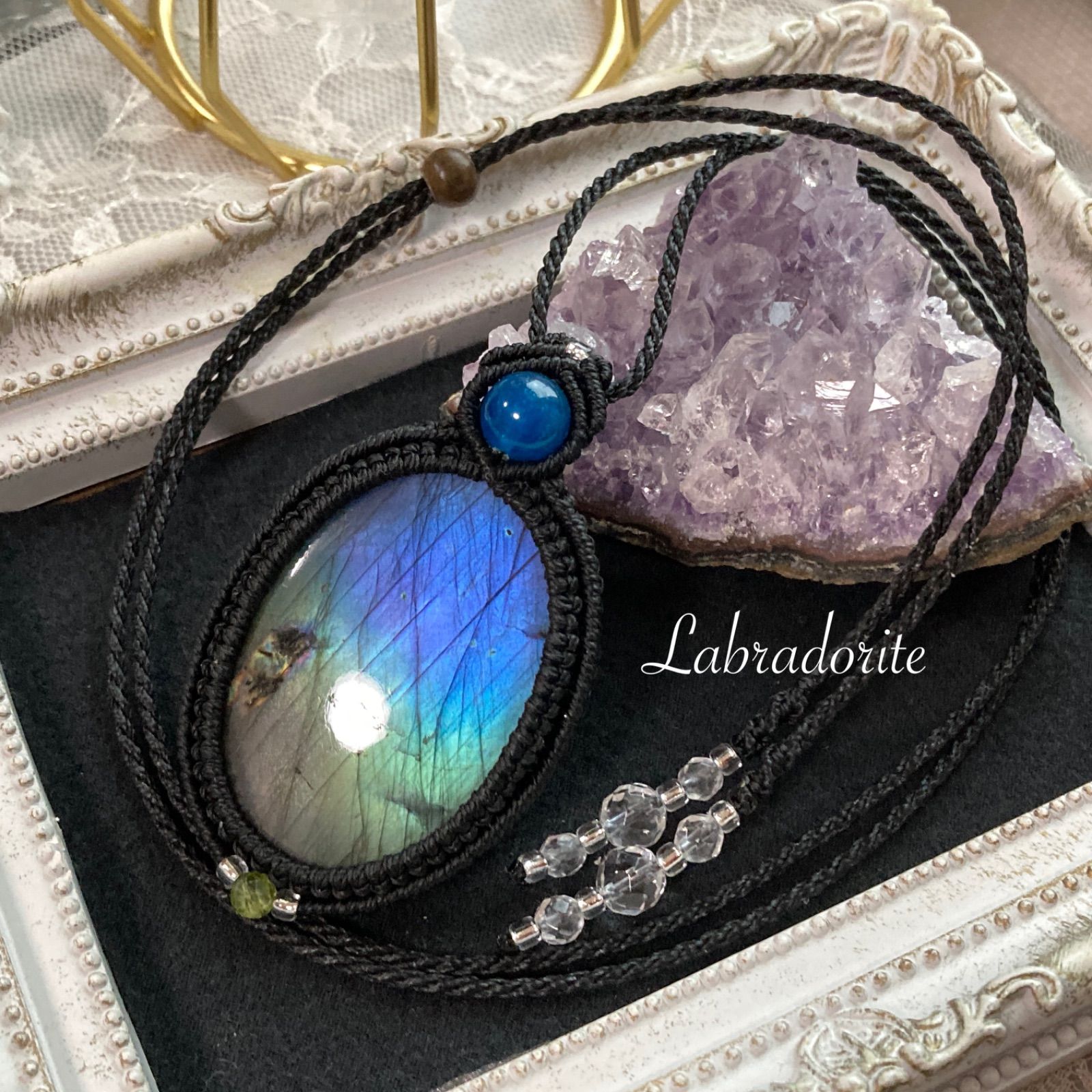 ラブラドライト（ブルー〜グリーン）大きめサイズ⭐︎マクラメ編み