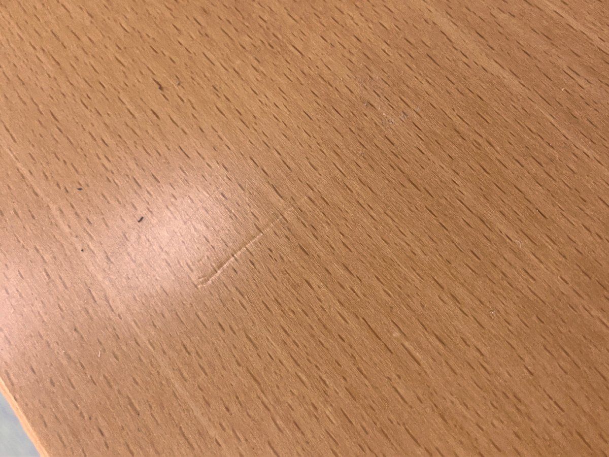 テーブル