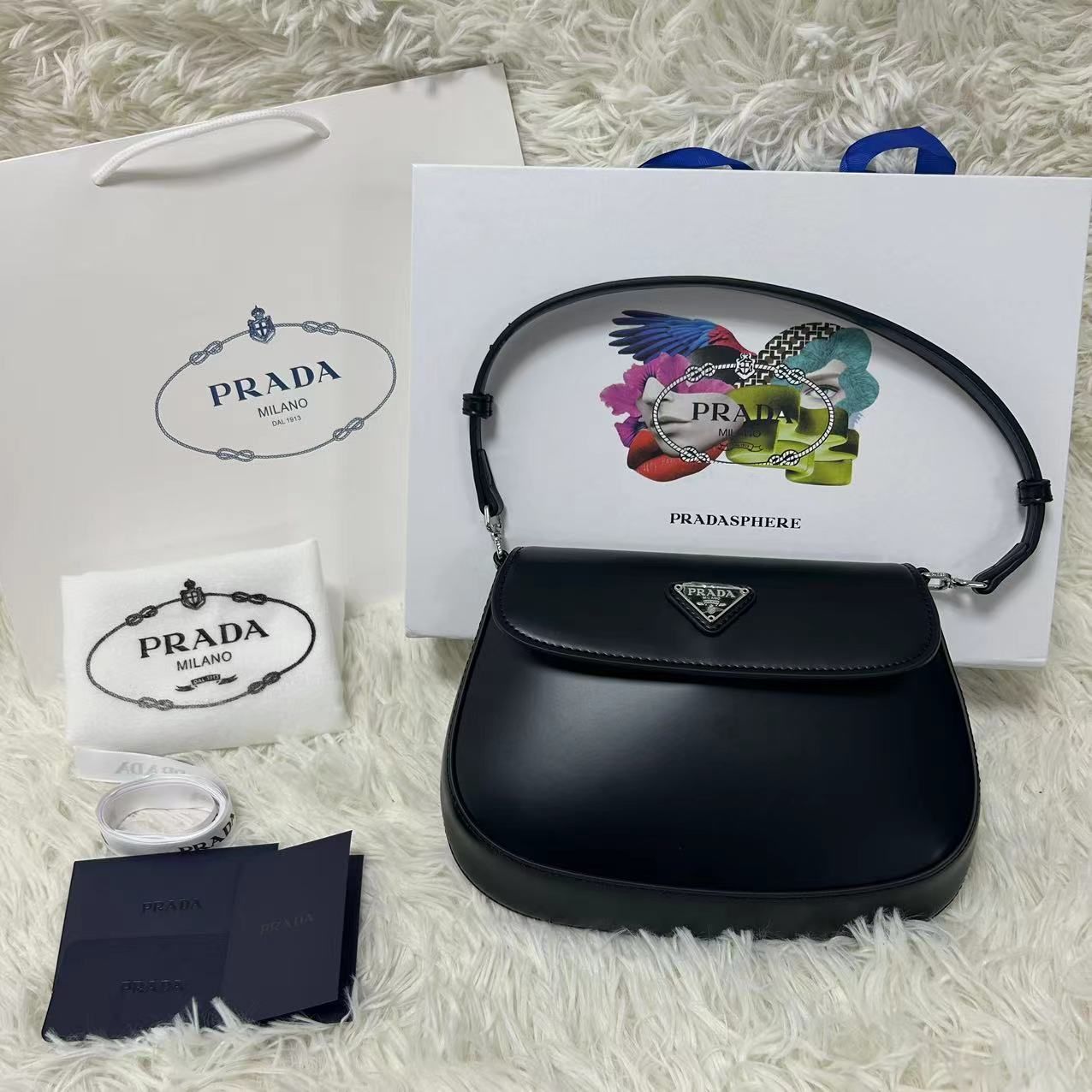 PRADA プラダ ショルダーバッグ