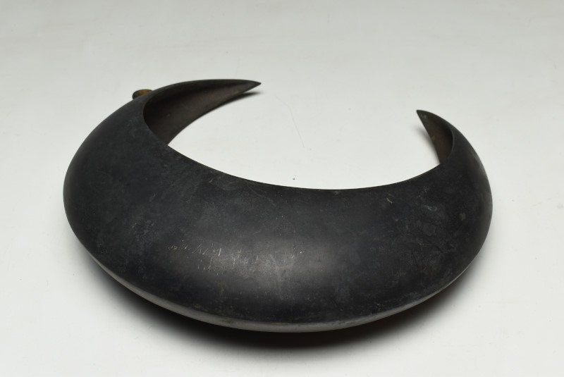 蔵C9960b 銅製 三日月 吊花生 花入 鉄鎖付 花器 時代 IMPECCABLEHEALTHCARESERVICES_COM