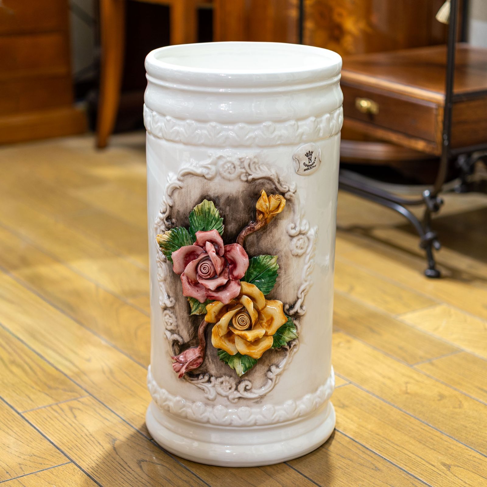 イタリア製 カポディモンテ 陶器 陶花付き傘立て アンブレラスタンド