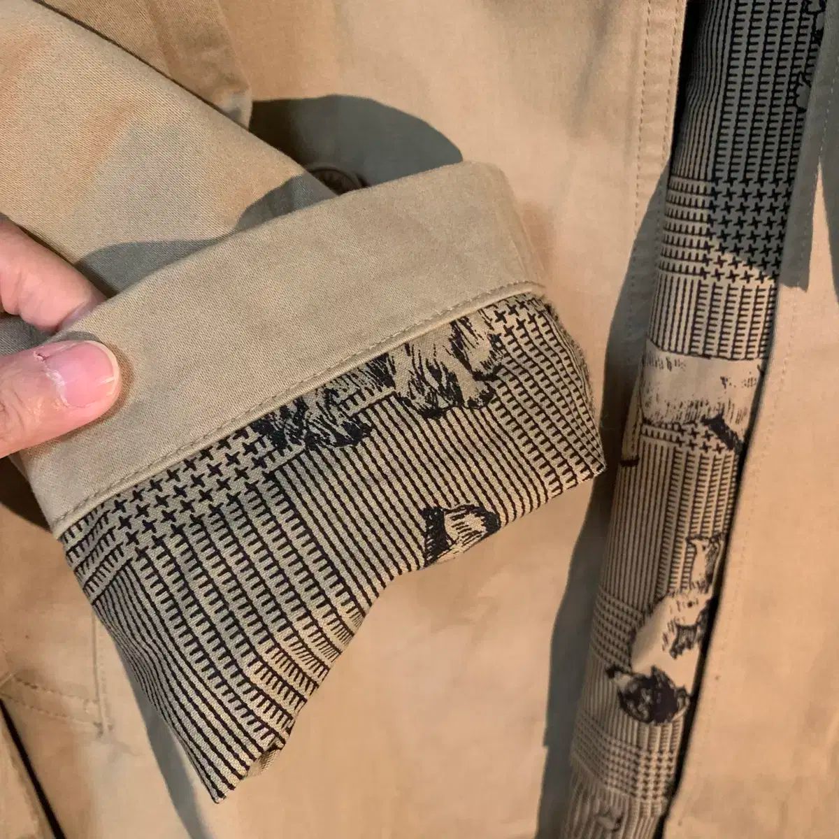 ベージュ トレンチコート