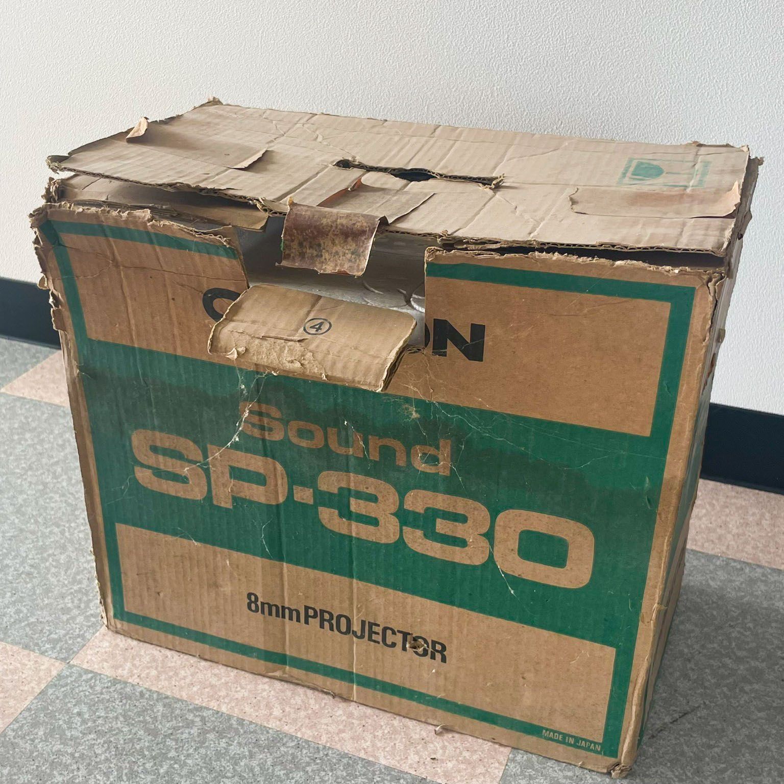 【8ミリ映写機】 Chinon Sound SP-330 CHINON Sound SP-330（8mmフィルム映写機）録音マイク？付き 現状品
