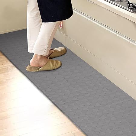 【在庫処分】SHIMAKYO キッチンマット 拭ける 45×180cm 撥水 厚さ8ｍｍ 無地 北欧 おしゃれ エンボス加工 ポリ塩化ビニル製 洗濯不要 抗菌 ずれない 防炎 台所マット 衝撃吸収 厚手 お手入れ簡単 