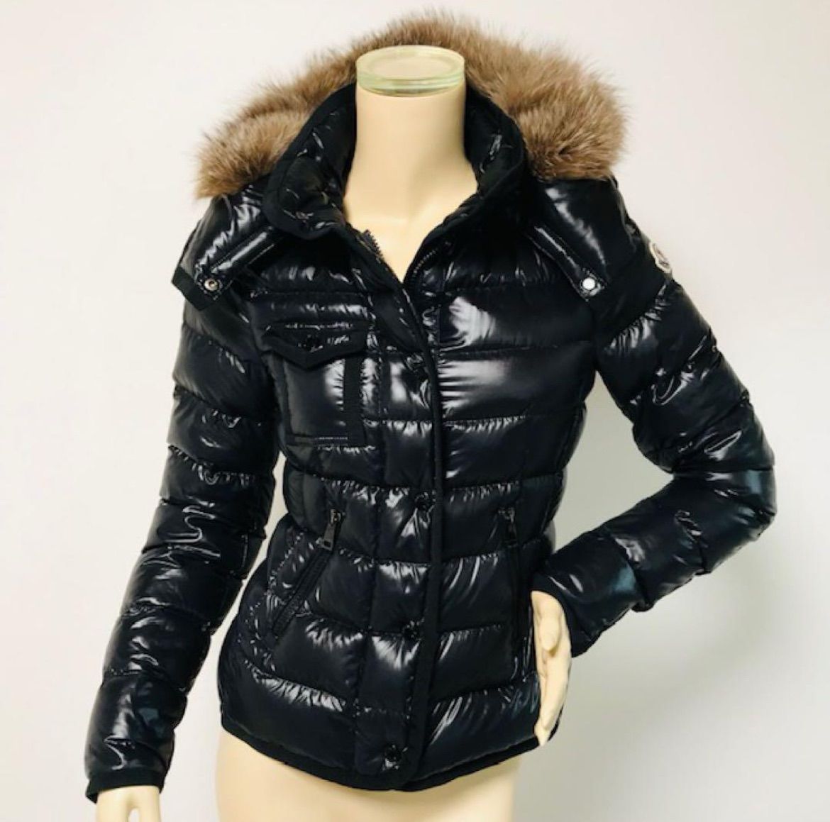 美品☆MONCLER・モンクレール ARMOISE レディース ブランドアイコン