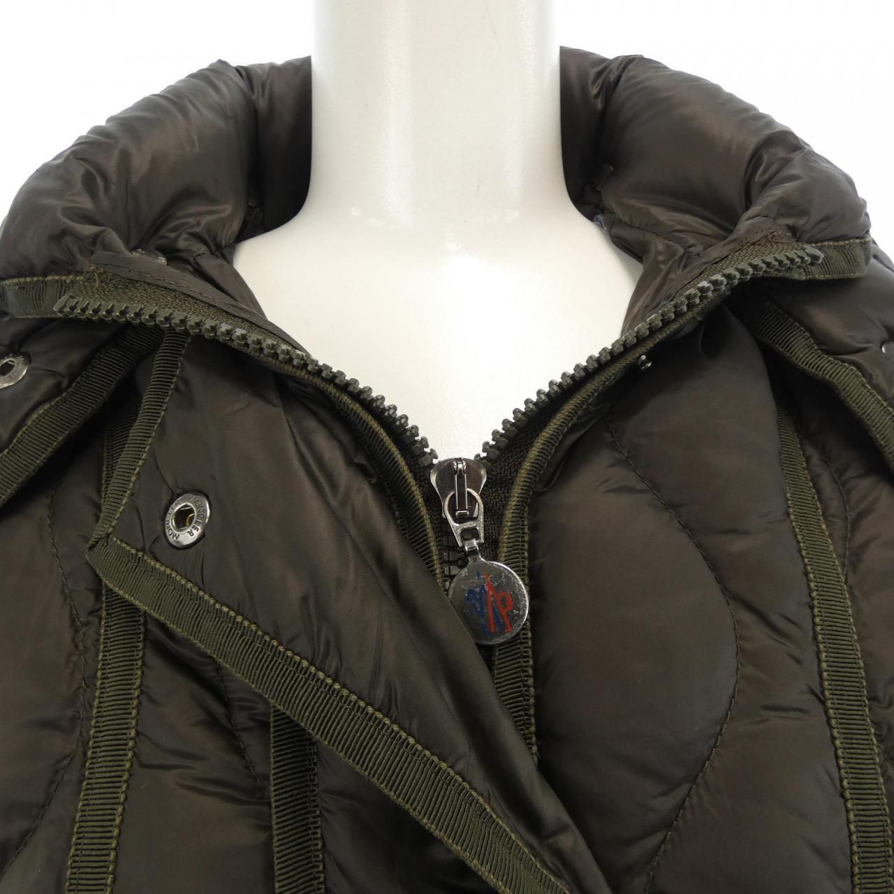 モンクレール MONCLER ダウンコート - メルカリ モンクレール MONCLER ダウンコート - メルカリ