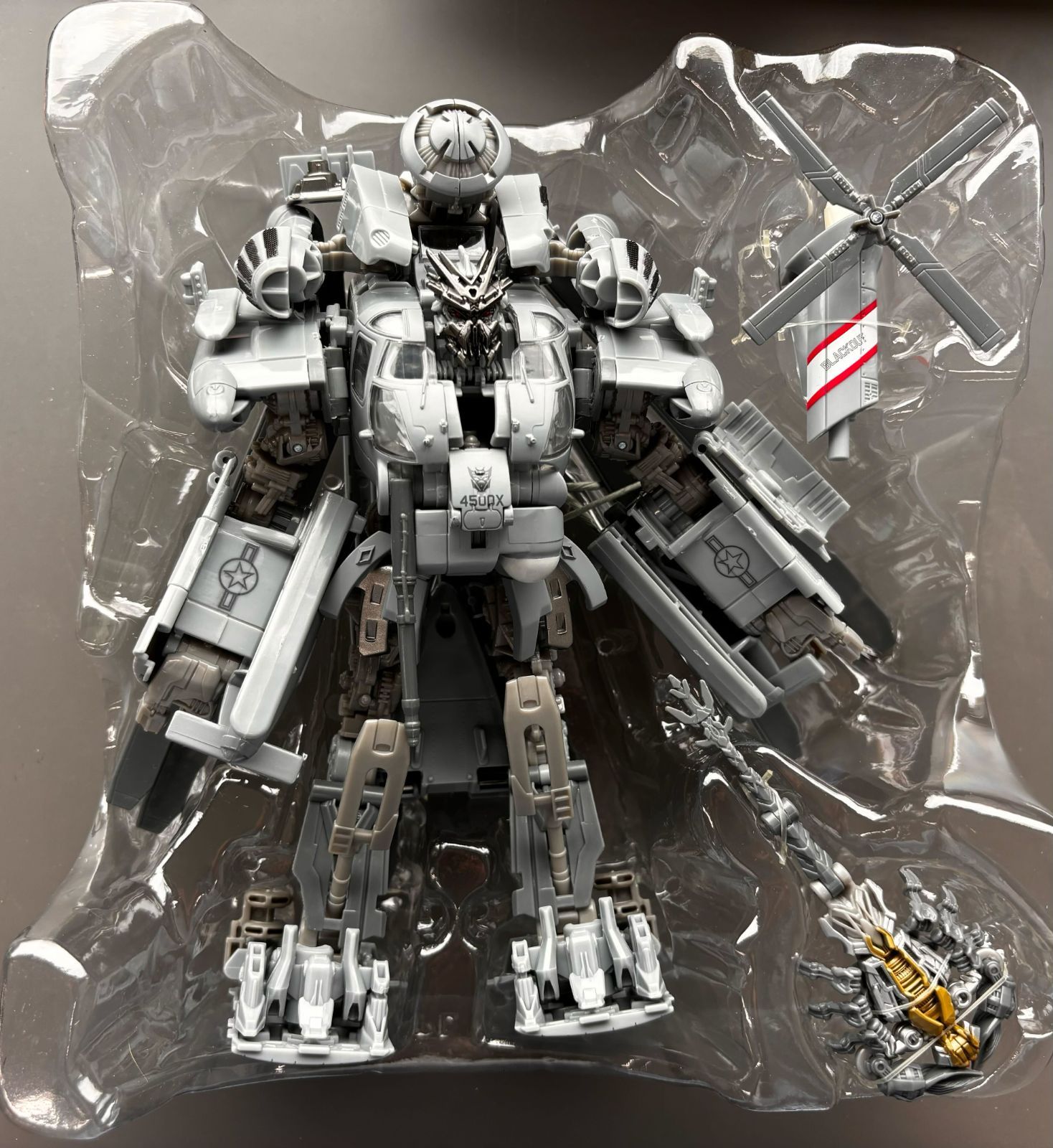 Transformers ブラックアウト SS-08 08 Blackout | Studio Series Transformers Figure | TFSource