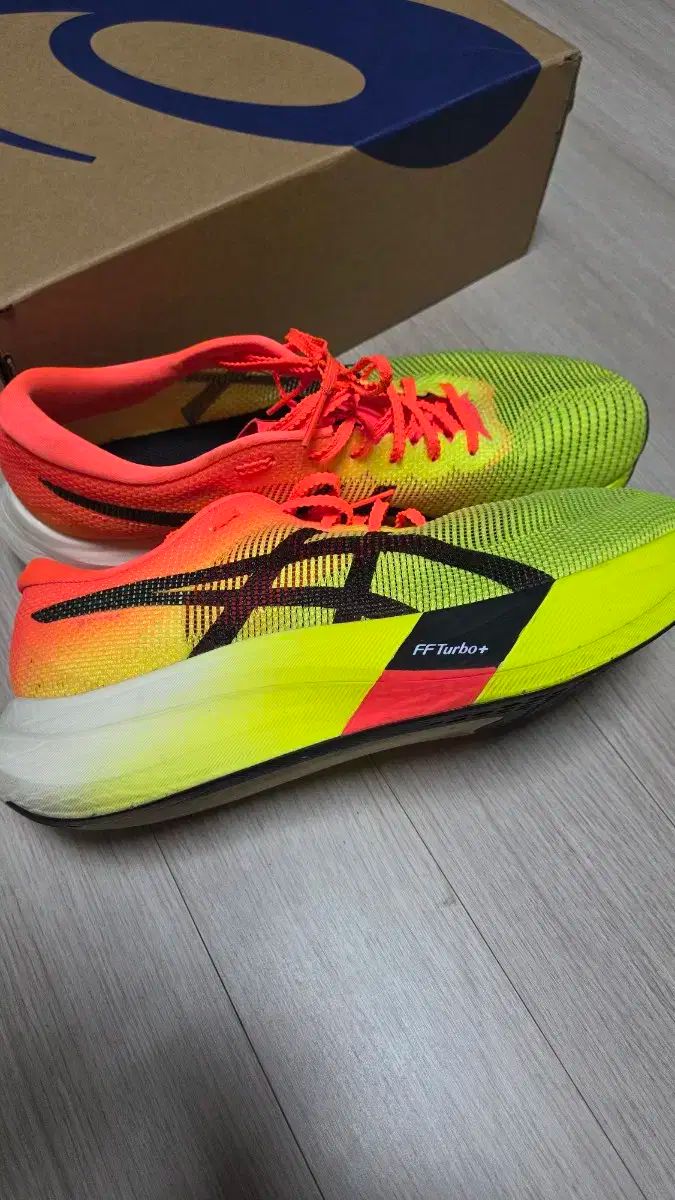Asics アシックス