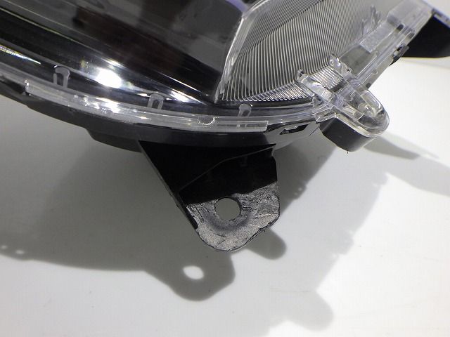 車 NBOX JF4右側ヘッドライト