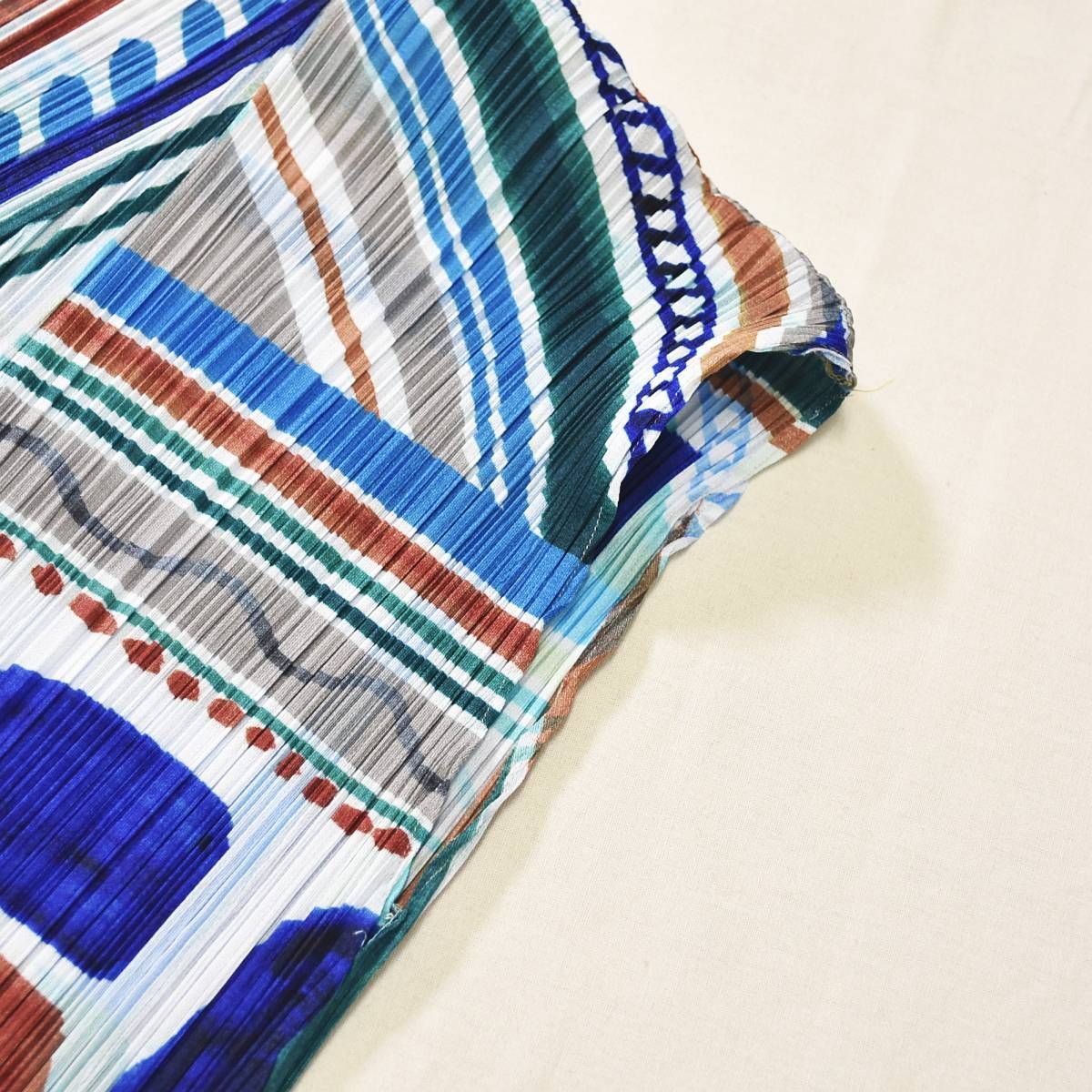プリーツプリーズ PLEATS PLEASE イッセイミヤケ ISSEY MIYAKE 総柄 
